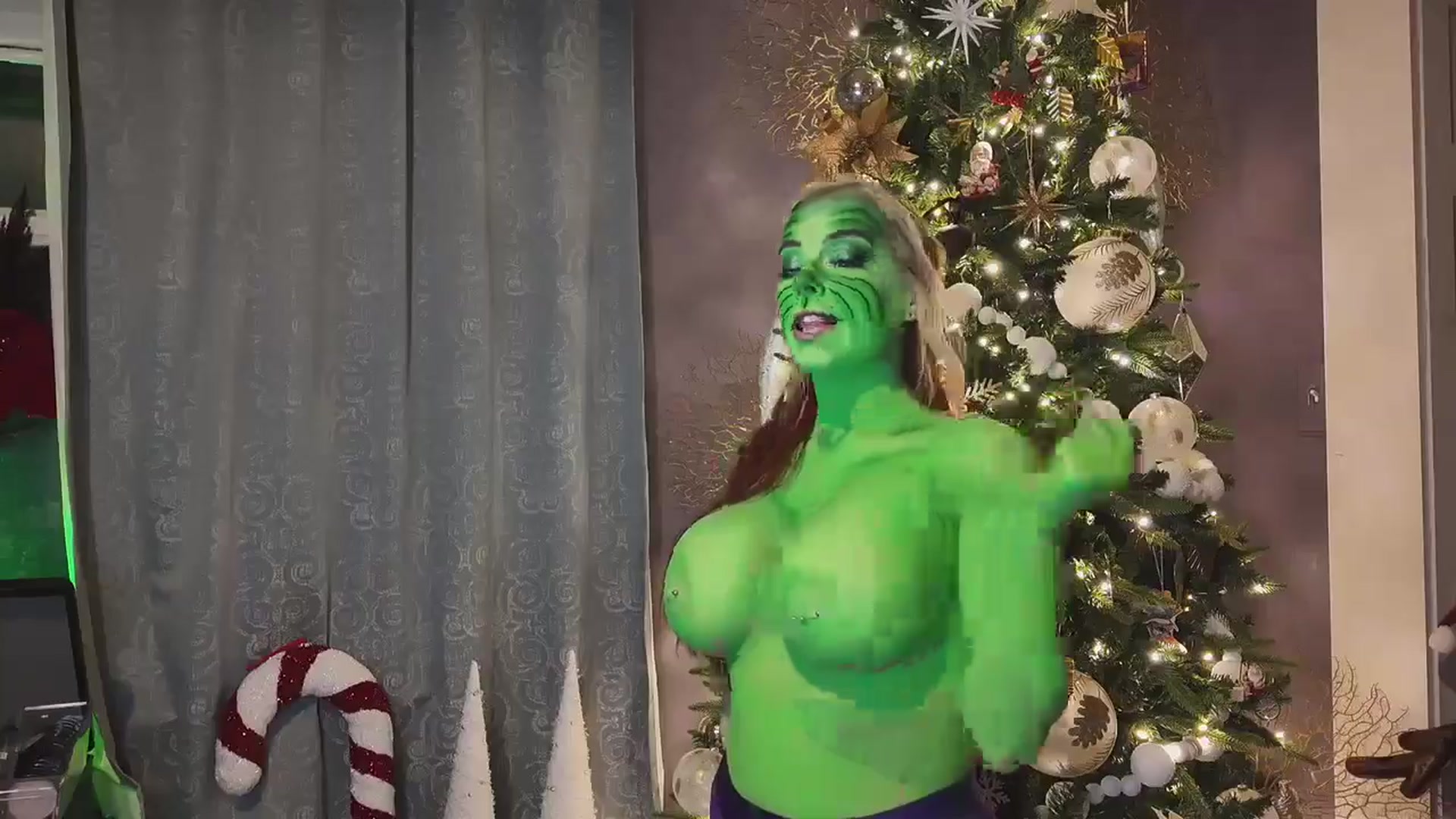 Gallery image thumbnail from Cubbixoxo's myfreecams stream on, 12/09/2024, 06:33 image 15 of 20