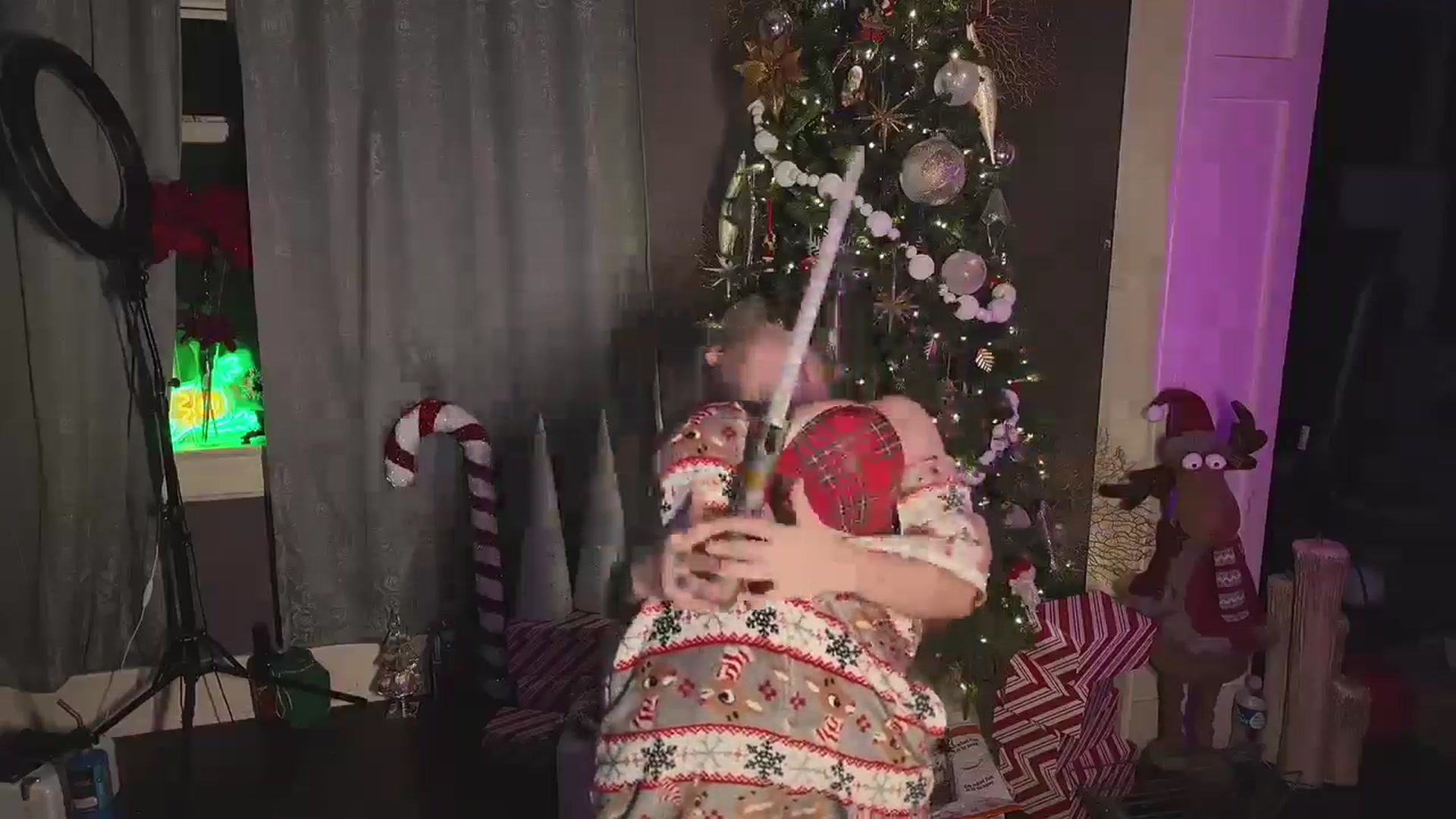 Gallery image thumbnail from Cubbixoxo's myfreecams stream on, 12/12/2024, 05:15 image 14 of 20