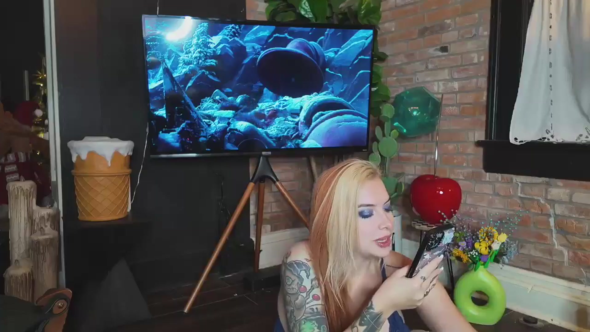 Gallery image thumbnail from Cubbixoxo's myfreecams stream on, 12/19/2024, 05:28 image 20 of 20