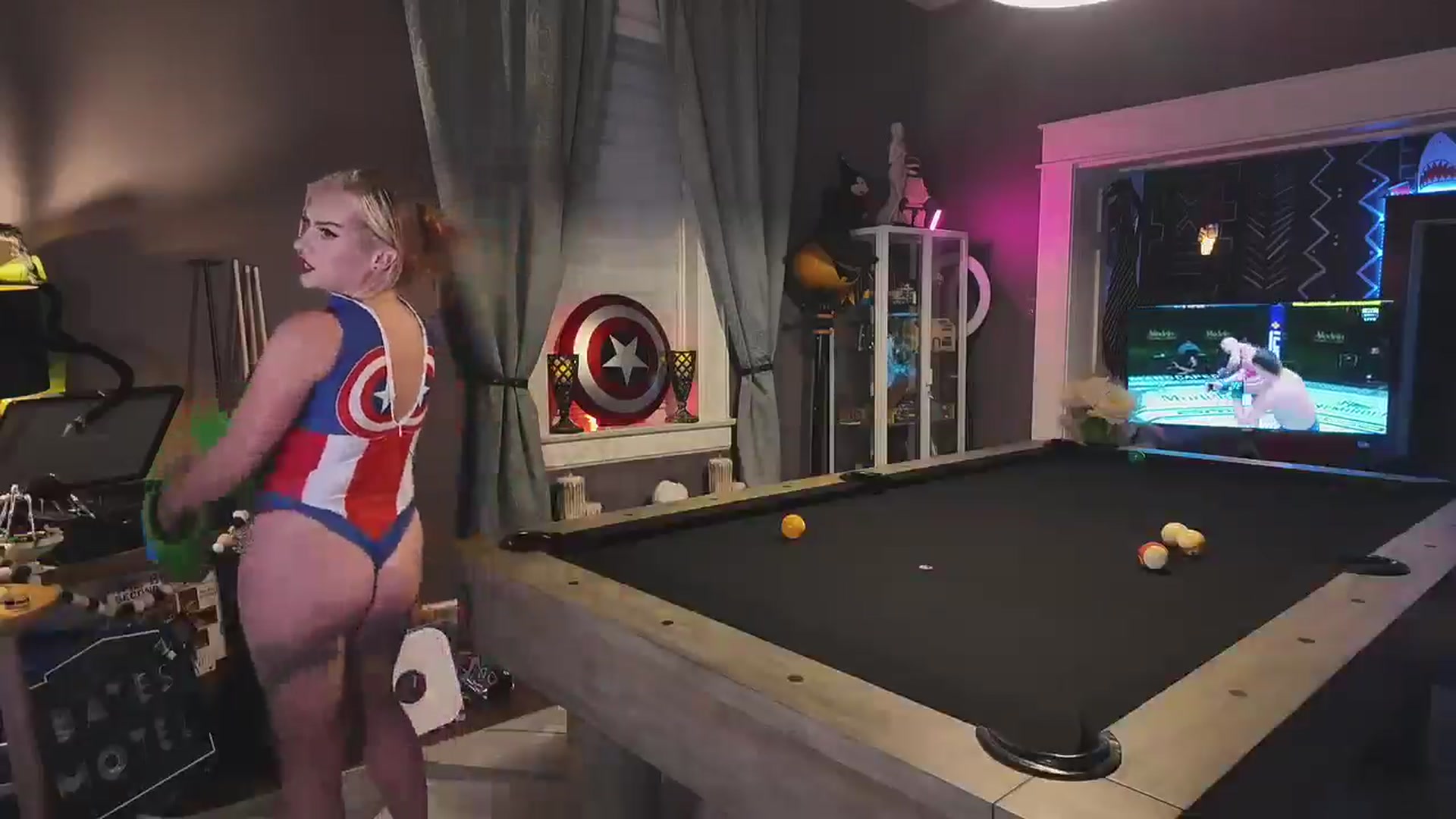 Gallery image thumbnail from Cubbixoxo's myfreecams stream on, 10/05/2025, 02:44 image 11 of 20
