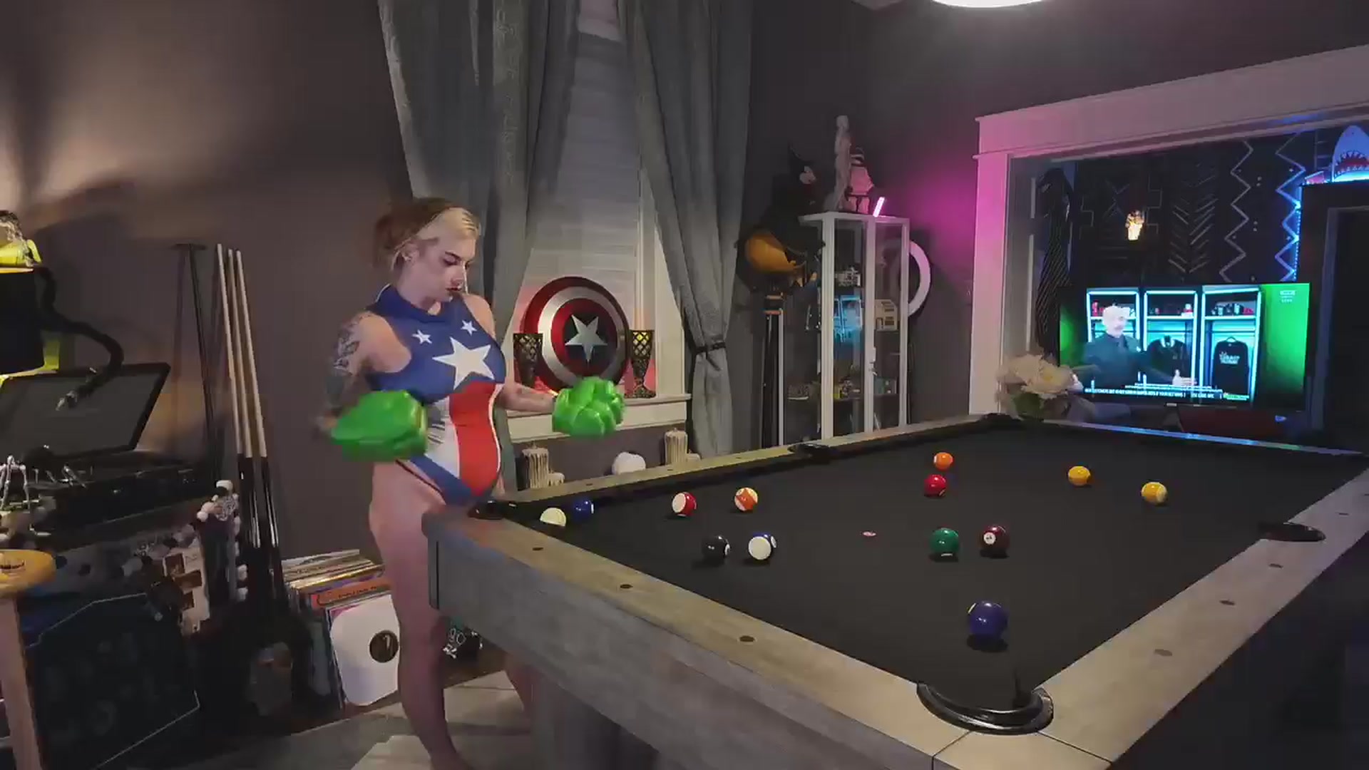 Gallery image thumbnail from Cubbixoxo's myfreecams stream on, 10/05/2025, 02:44 image 4 of 20