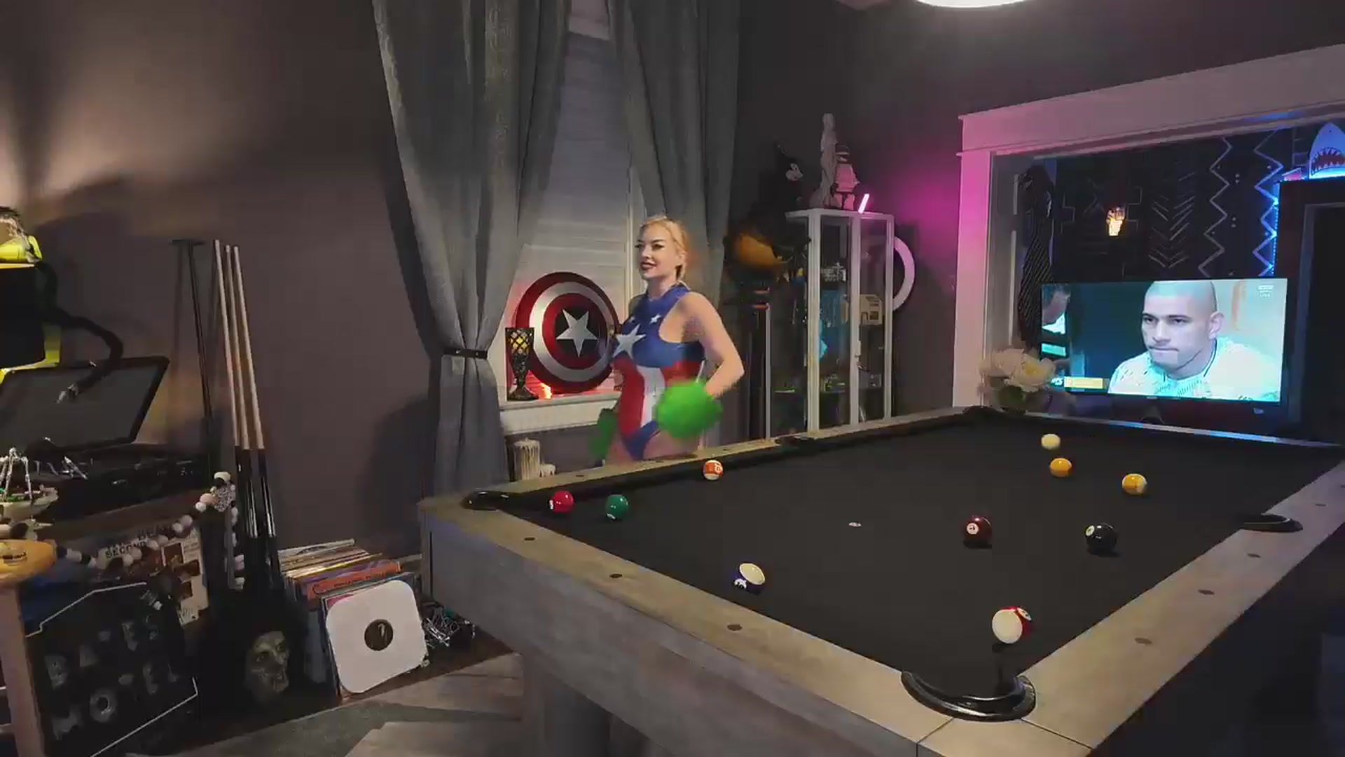 Gallery image thumbnail from Cubbixoxo's myfreecams stream on, 10/05/2025, 02:44 image 7 of 20