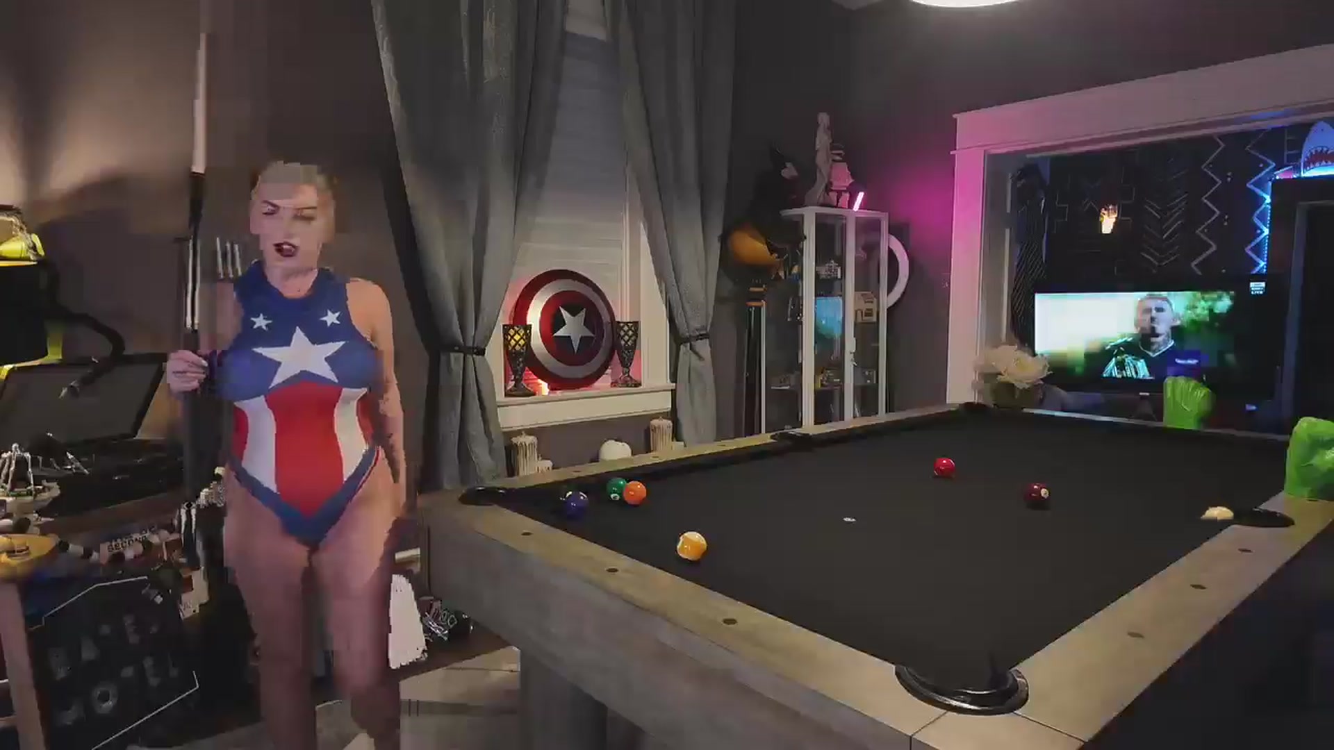 Gallery image thumbnail from Cubbixoxo's myfreecams stream on, 10/05/2025, 02:57 image 18 of 20