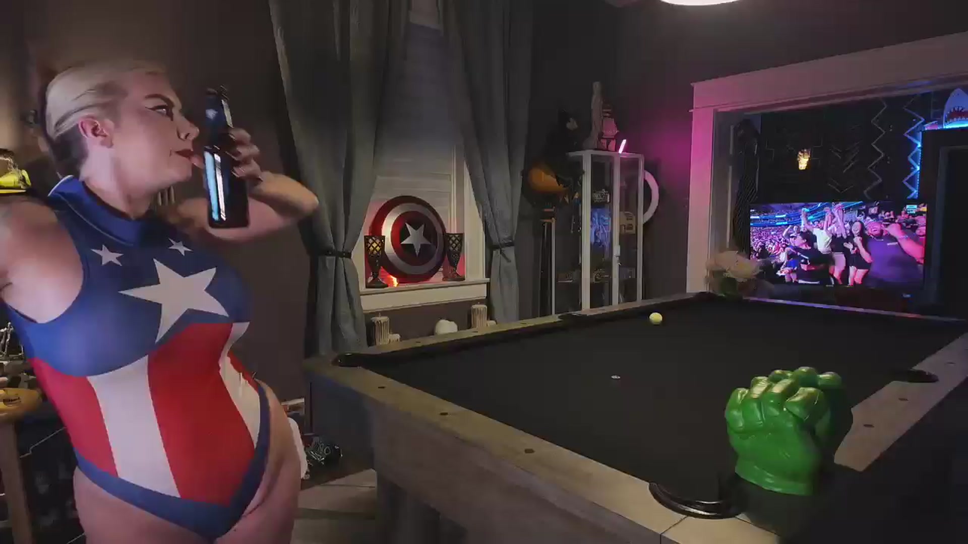 Gallery image thumbnail from Cubbixoxo's myfreecams stream on, 10/05/2025, 02:57 image 1 of 20