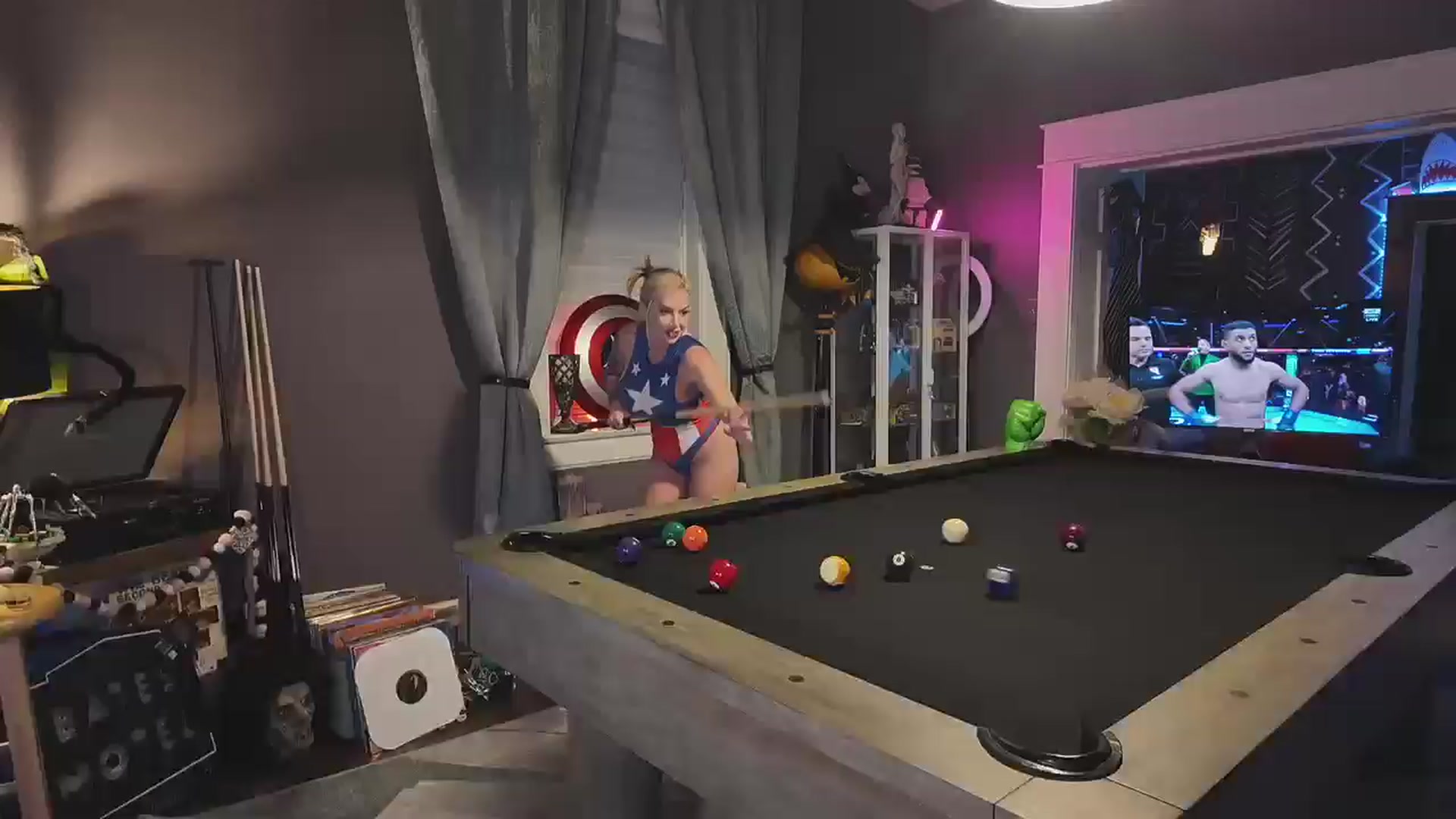 Gallery image thumbnail from Cubbixoxo's myfreecams stream on, 10/05/2025, 02:57 image 10 of 20