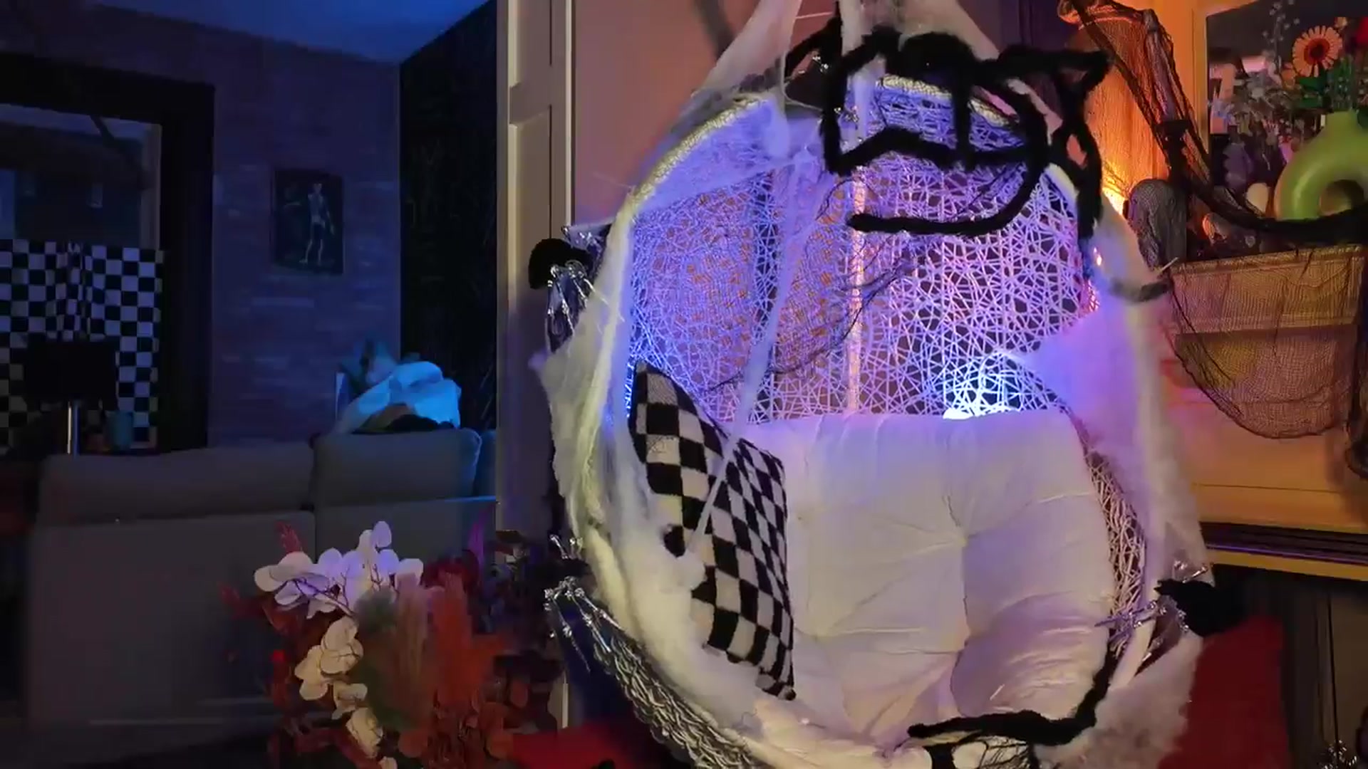 Gallery image thumbnail from Cubbixoxo's myfreecams stream on, 10/08/2025, 03:11 image 9 of 20