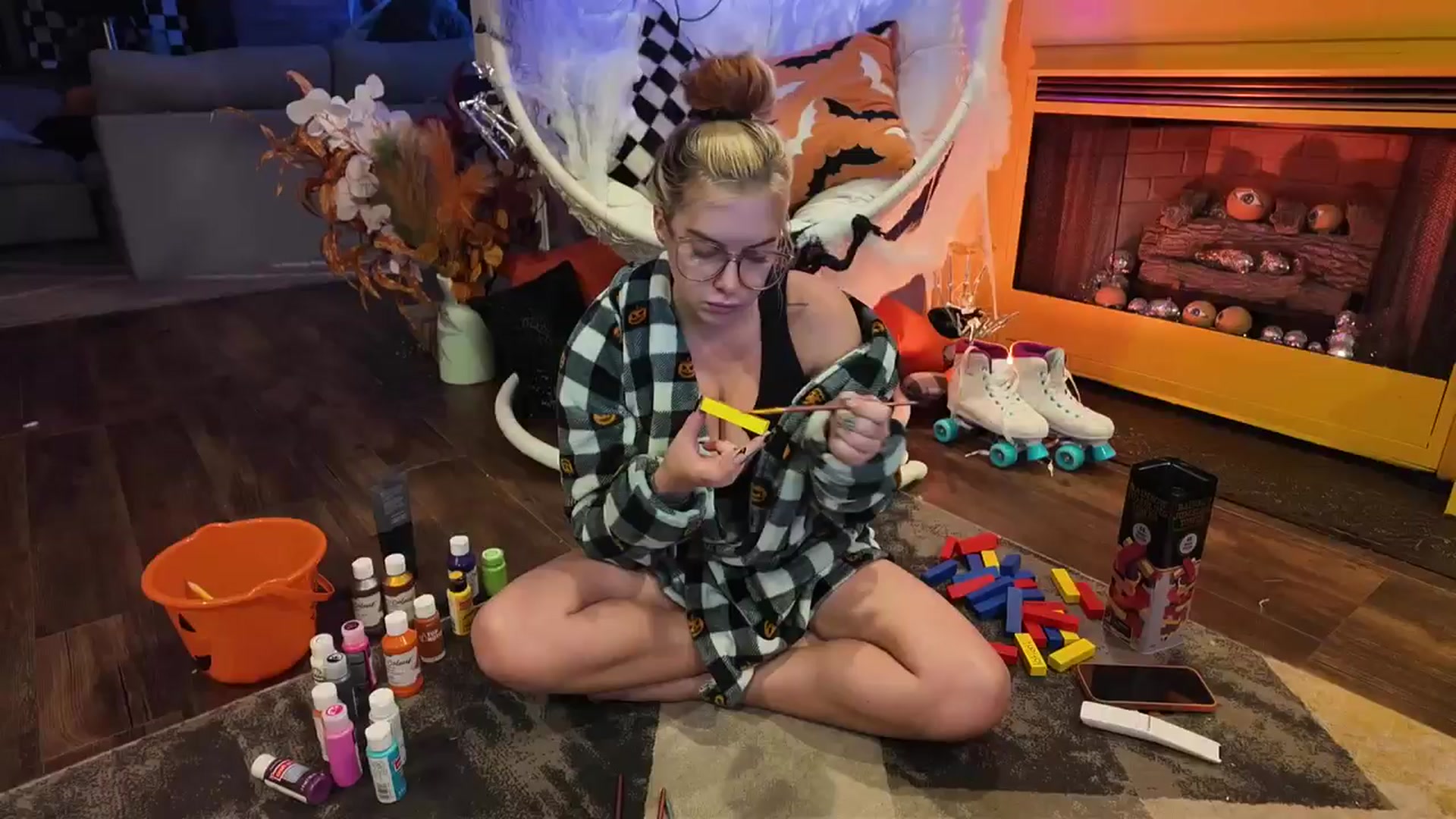 Gallery image thumbnail from Cubbixoxo's myfreecams stream on, 10/09/2025, 06:40 image 14 of 20