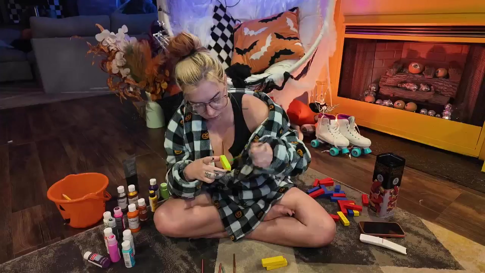 Gallery image thumbnail from Cubbixoxo's myfreecams stream on, 10/09/2025, 06:40 image 16 of 20