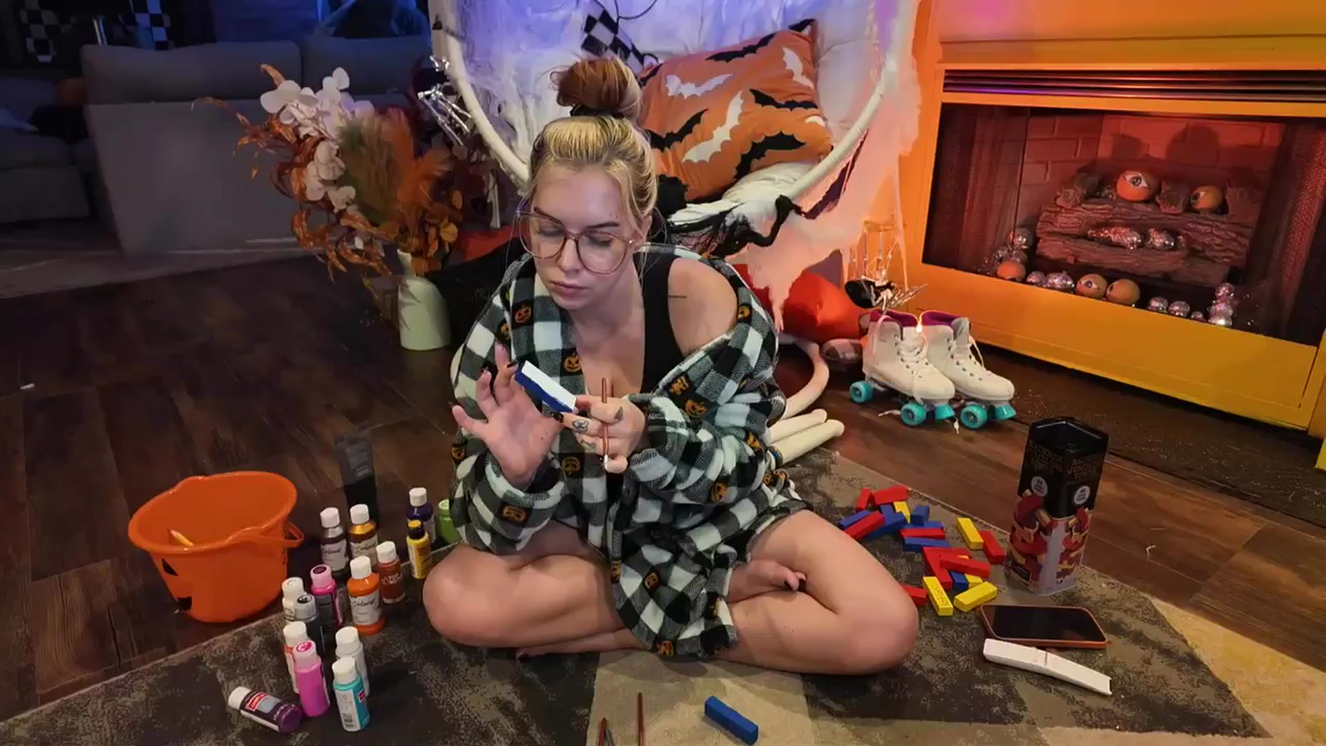 Gallery image thumbnail from Cubbixoxo's myfreecams stream on, 10/09/2025, 06:40 image 15 of 20