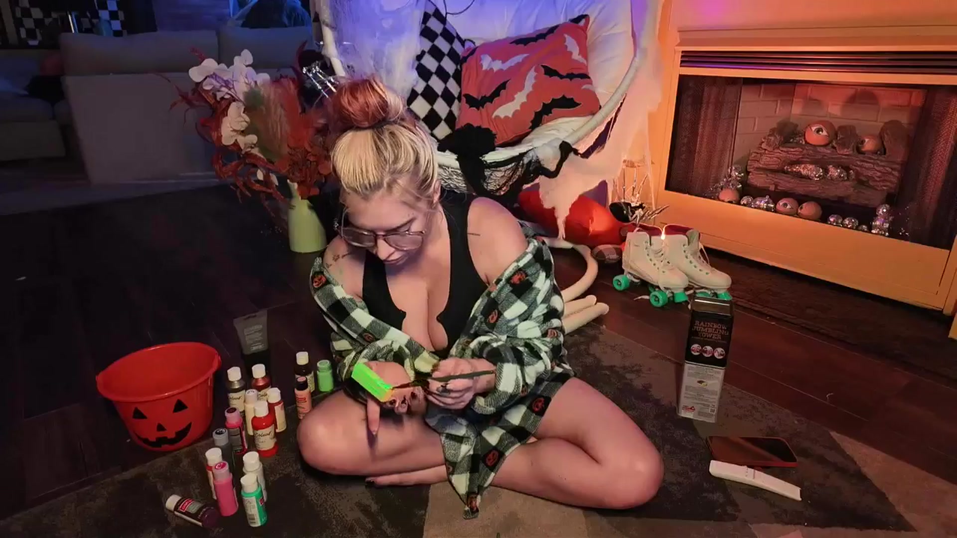 Gallery image thumbnail from Cubbixoxo's myfreecams stream on, 10/09/2025, 06:40 image 2 of 20