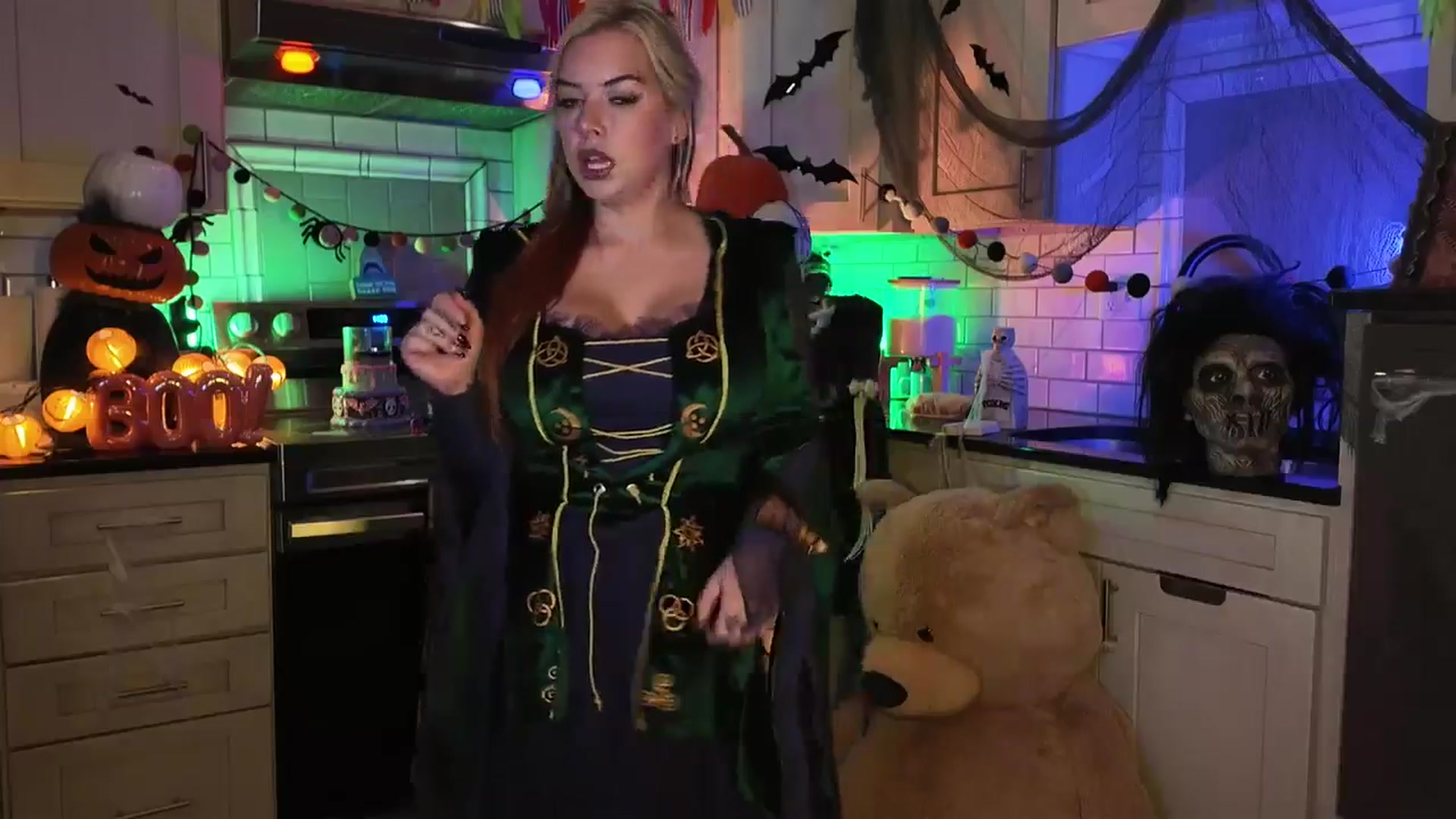 Gallery image thumbnail from Cubbixoxo's myfreecams stream on, 10/10/2025, 04:53 image 11 of 20