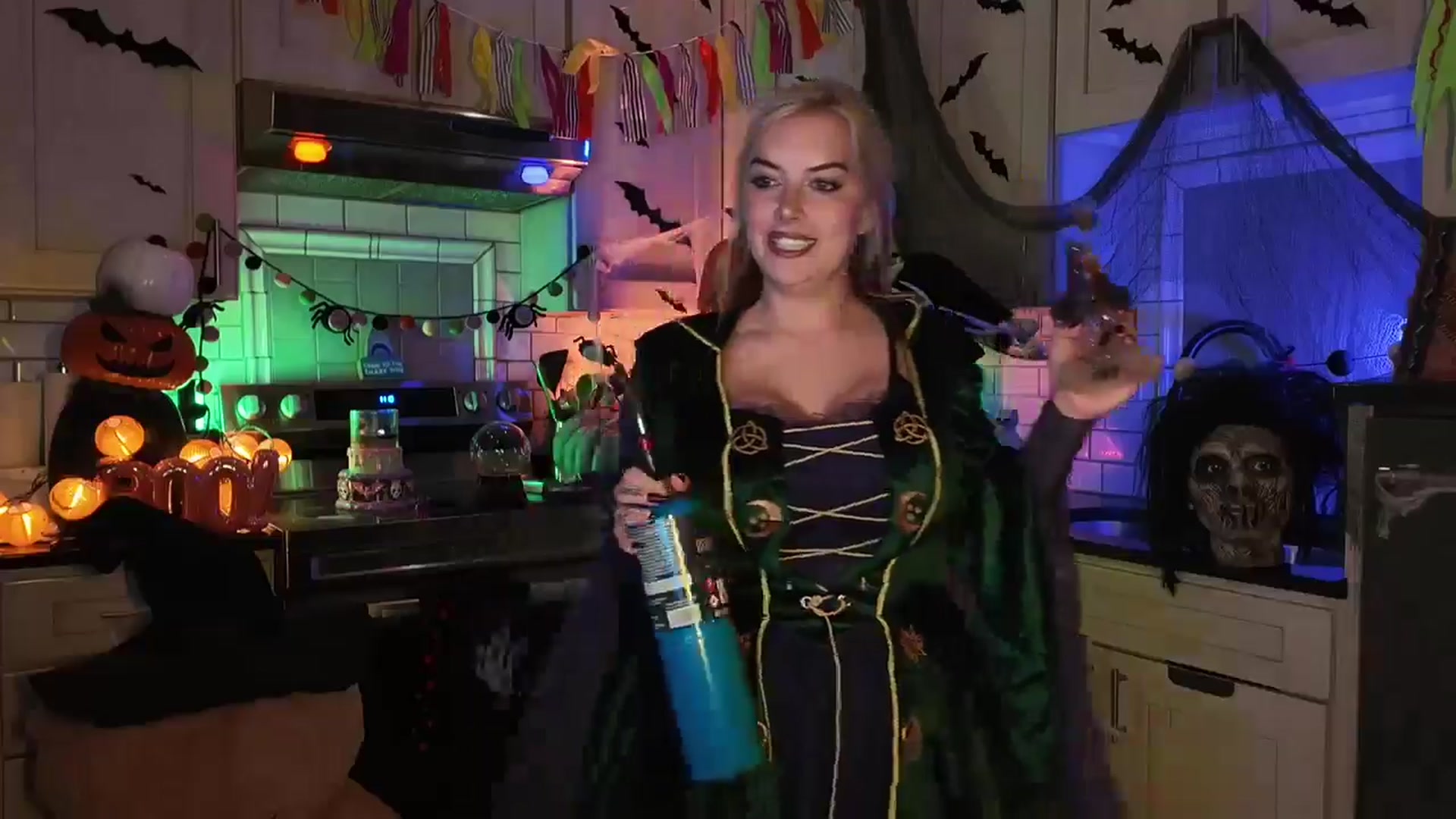 Gallery image thumbnail from Cubbixoxo's myfreecams stream on, 10/10/2025, 04:53 image 2 of 20