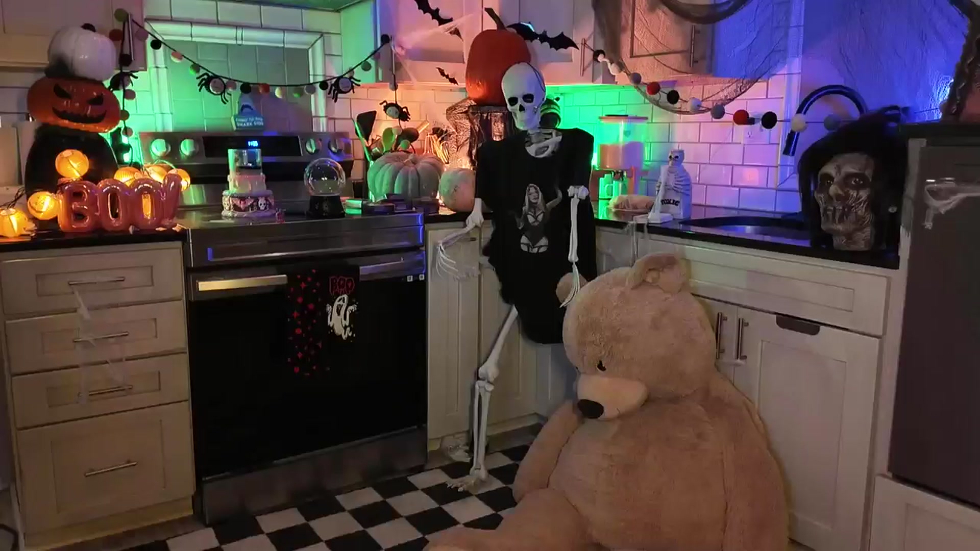 Gallery image thumbnail from Cubbixoxo's myfreecams stream on, 10/10/2025, 04:53 image 14 of 20