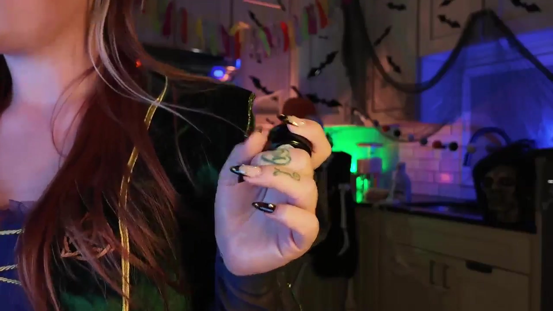 Gallery image thumbnail from Cubbixoxo's myfreecams stream on, 10/10/2025, 06:25 image 6 of 20