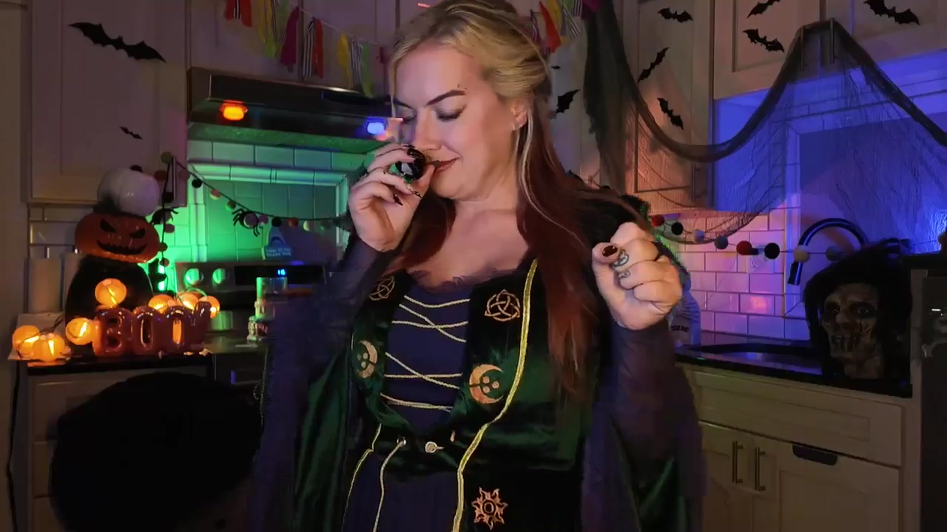 Gallery image thumbnail from Cubbixoxo's myfreecams stream on, 10/10/2025, 06:25 image 7 of 20