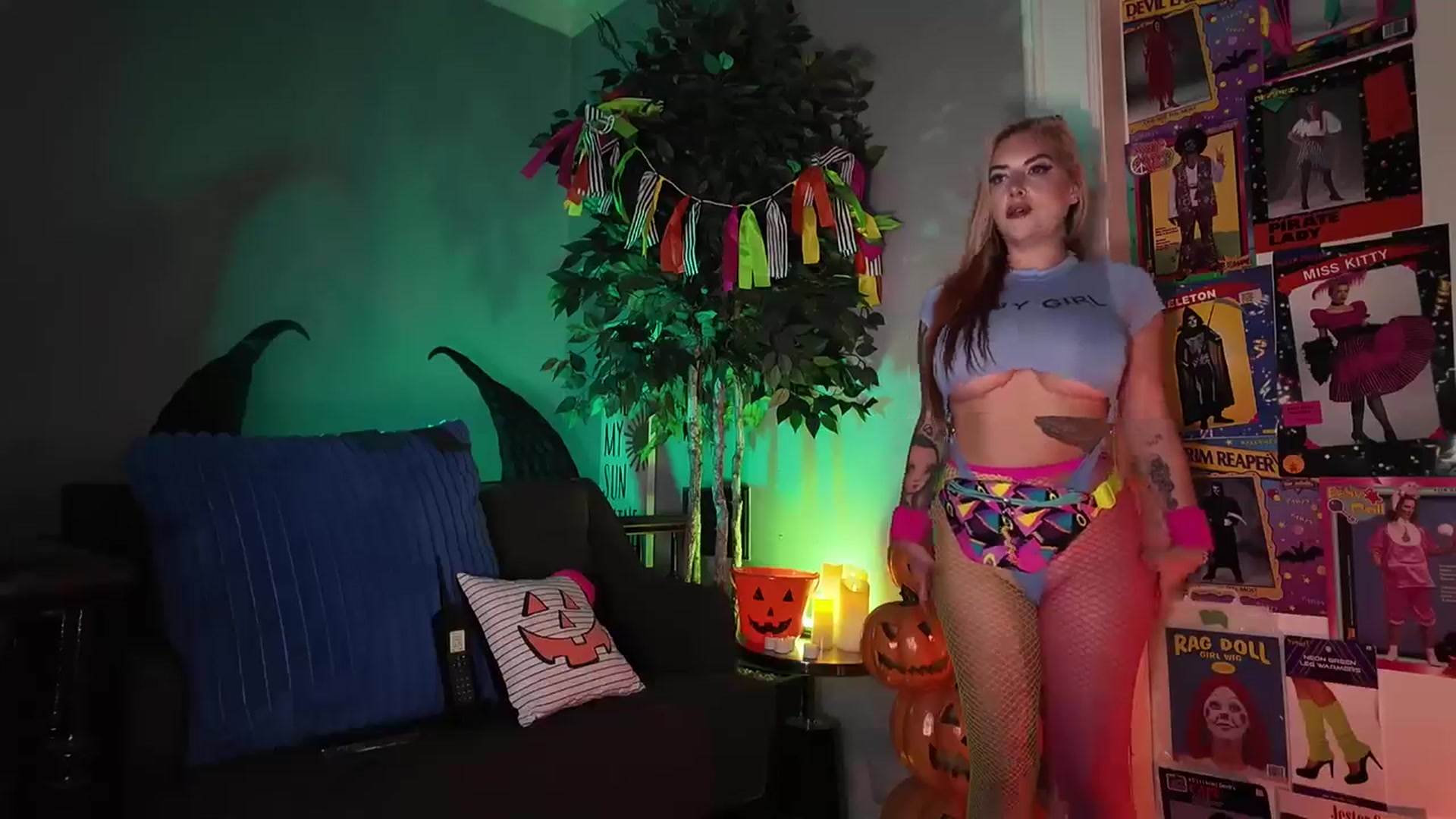 Gallery image thumbnail from Cubbixoxo's myfreecams stream on, 10/22/2025, 04:49 image 4 of 20