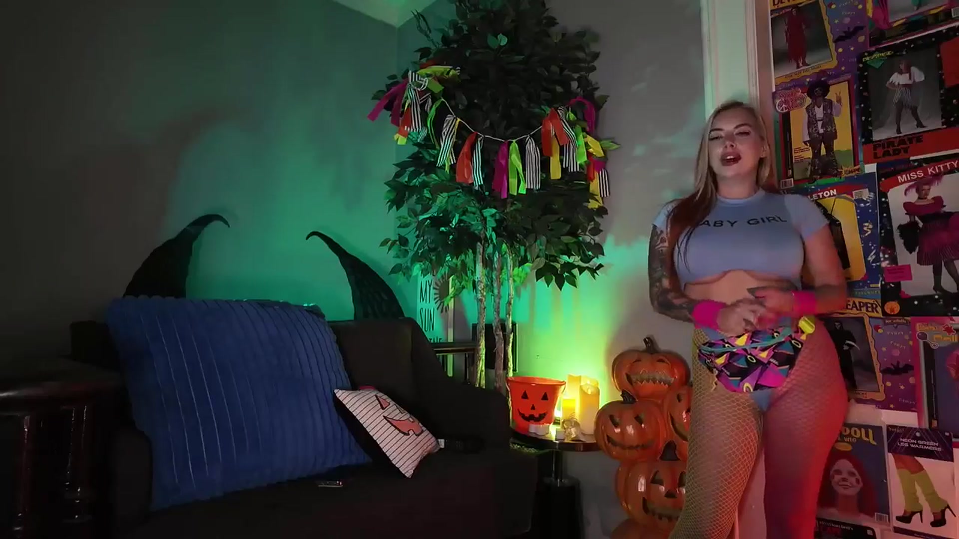Gallery image thumbnail from Cubbixoxo's myfreecams stream on, 10/22/2025, 05:19 image 6 of 20