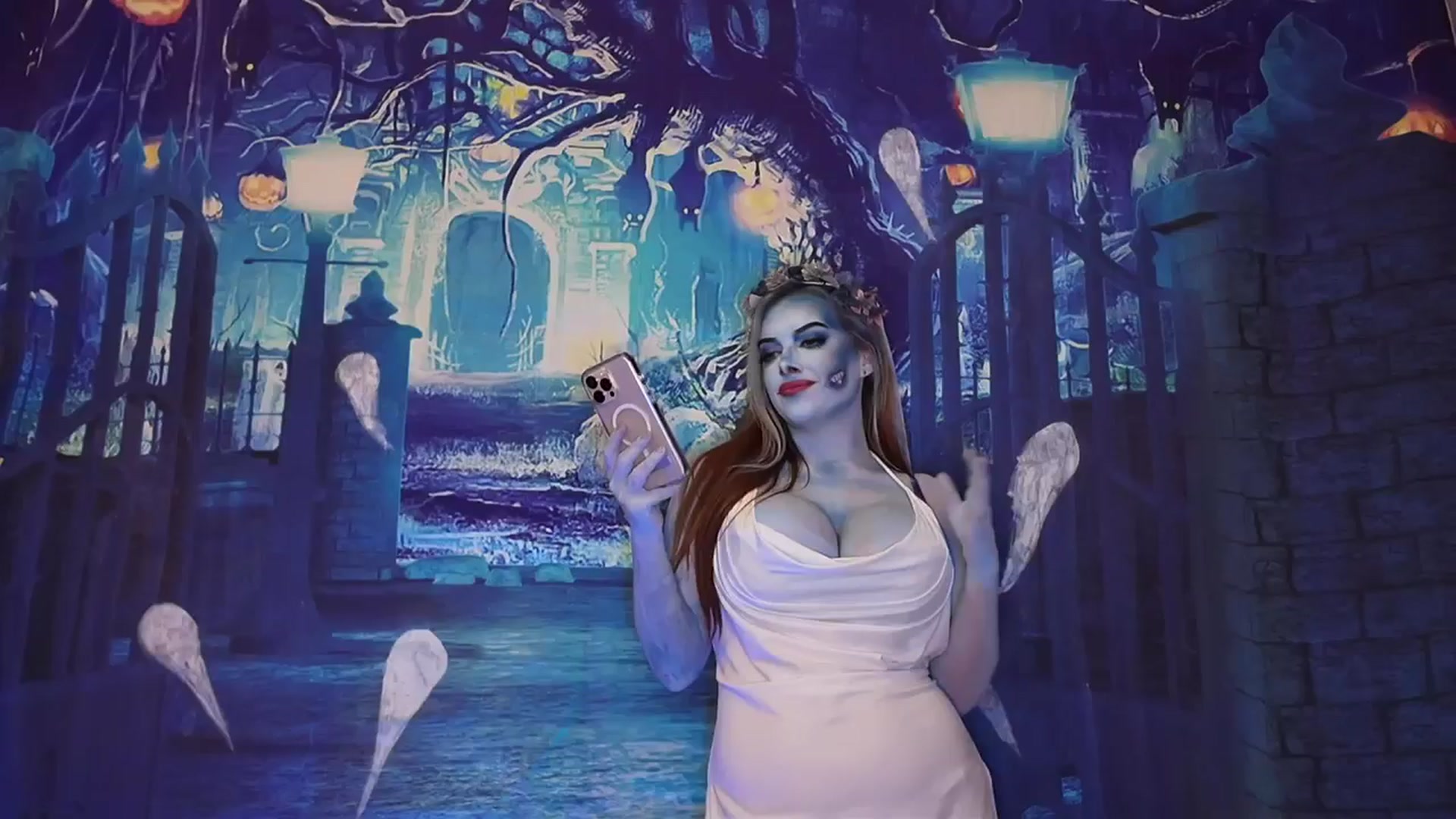 Gallery image thumbnail from Cubbixoxo's myfreecams stream on, 10/30/2025, 03:49 image 17 of 20
