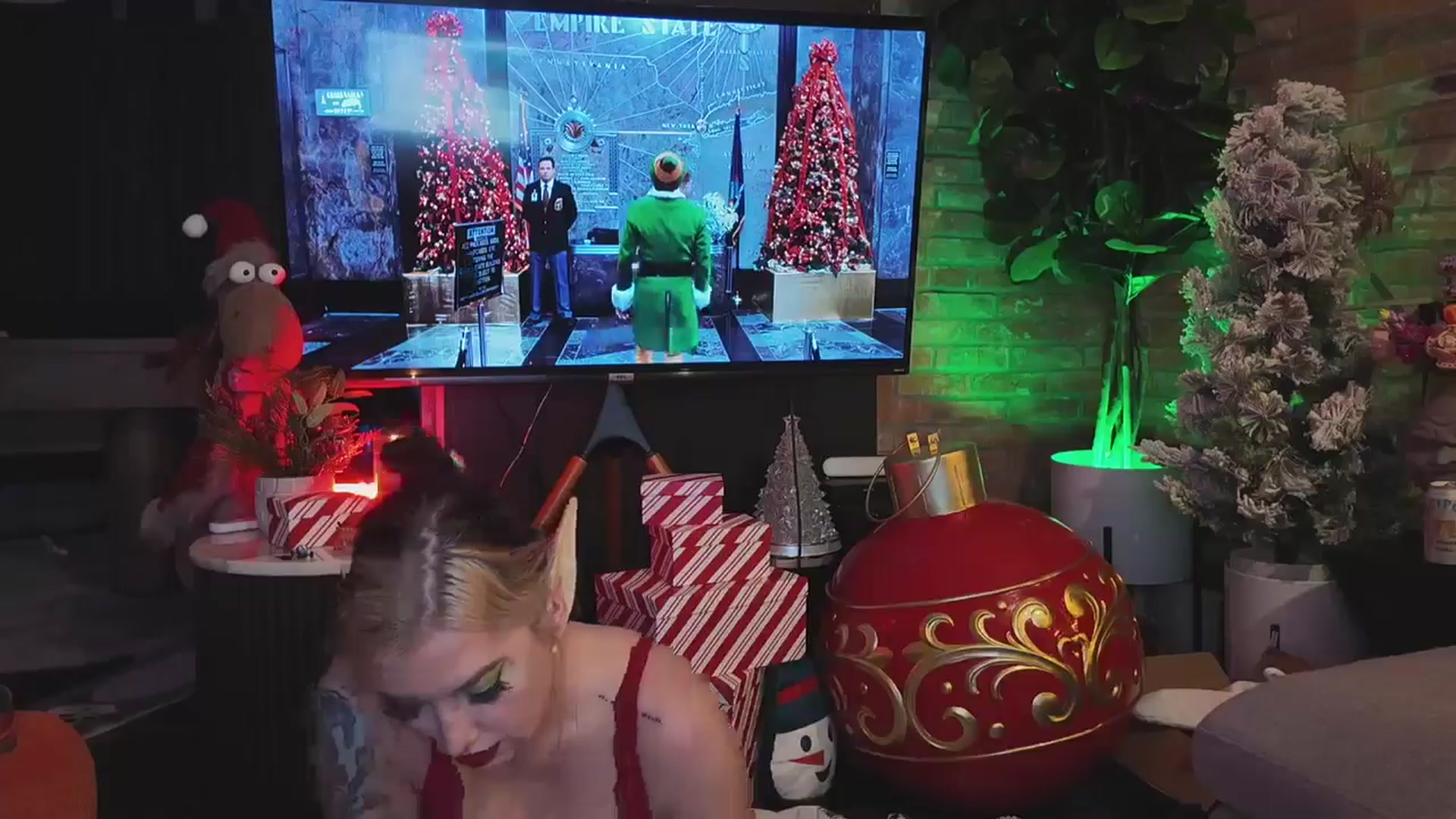 Gallery image thumbnail from Cubbixoxo's myfreecams stream on, 12/12/2025, 07:05 image 9 of 20