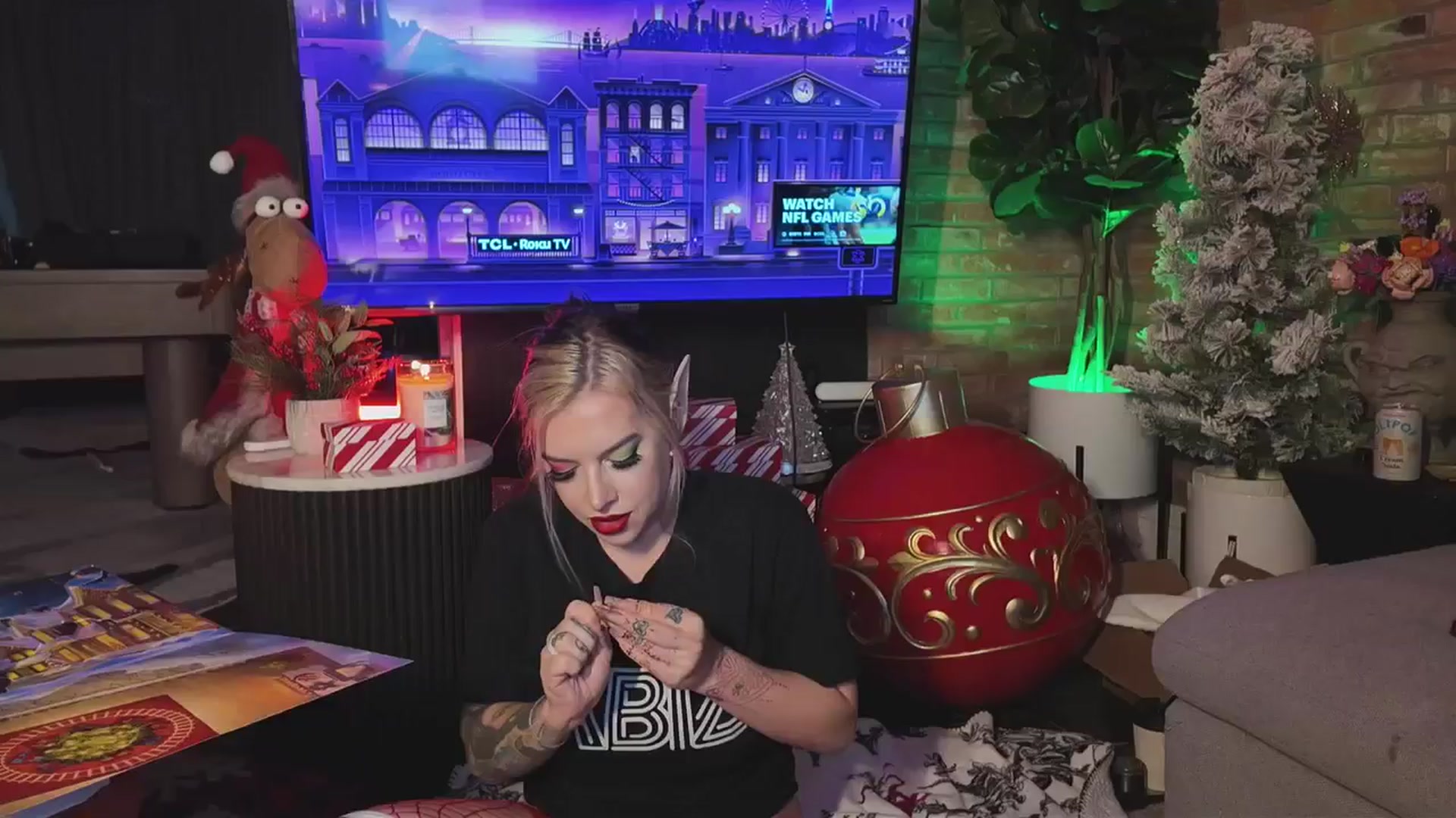 Gallery image thumbnail from Cubbixoxo's myfreecams stream on, 12/12/2025, 07:05 image 2 of 20