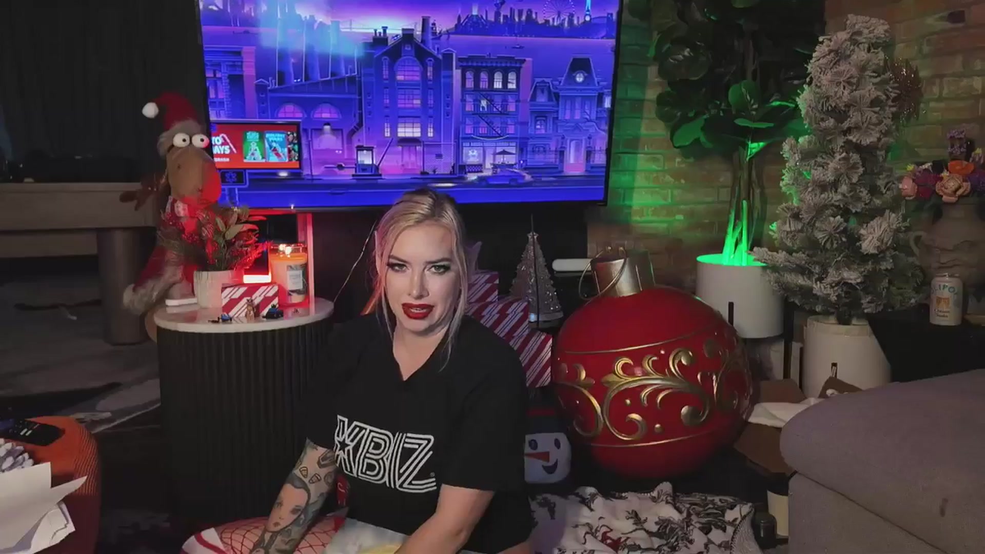 Gallery image thumbnail from Cubbixoxo's myfreecams stream on, 12/12/2025, 07:05 image 3 of 20