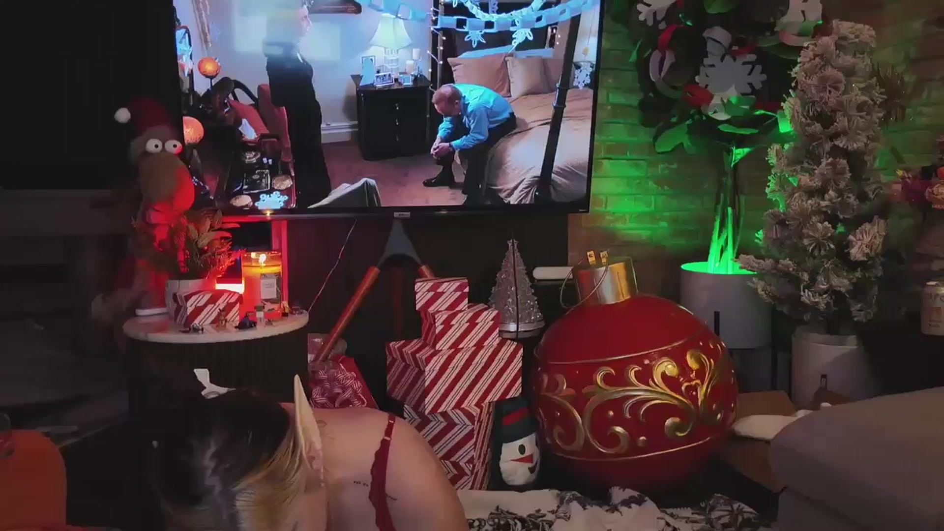 Gallery image thumbnail from Cubbixoxo's myfreecams stream on, 12/12/2025, 07:05 image 15 of 20
