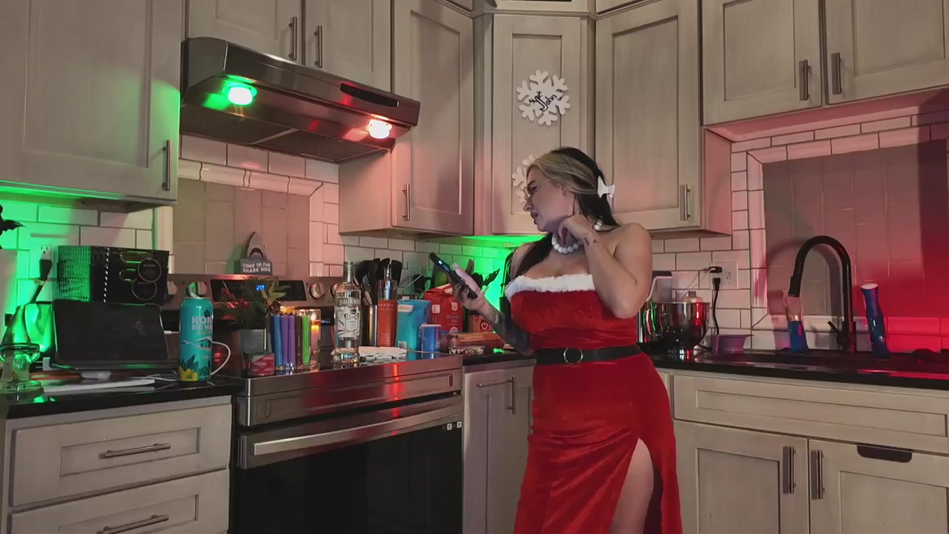 Gallery image thumbnail from Cubbixoxo's myfreecams stream on, 12/13/2025, 05:16 image 12 of 20