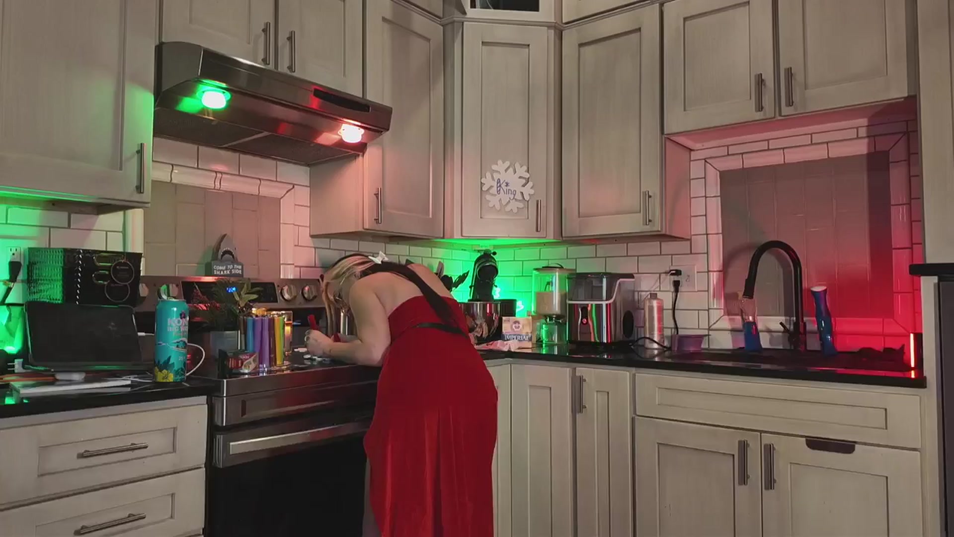 Gallery image thumbnail from Cubbixoxo's myfreecams stream on, 12/13/2025, 05:16 image 2 of 20