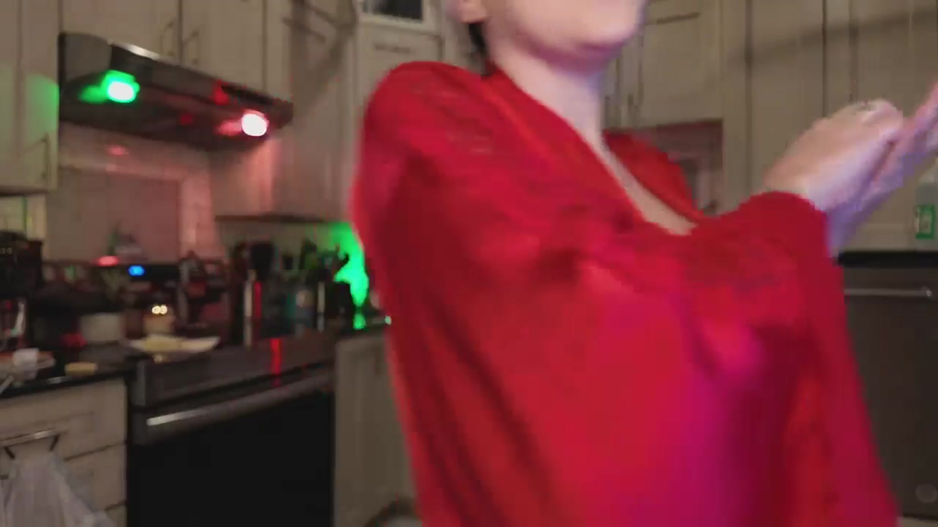 Gallery image thumbnail from Cubbixoxo's myfreecams stream on, 12/15/2025, 06:53 image 16 of 20