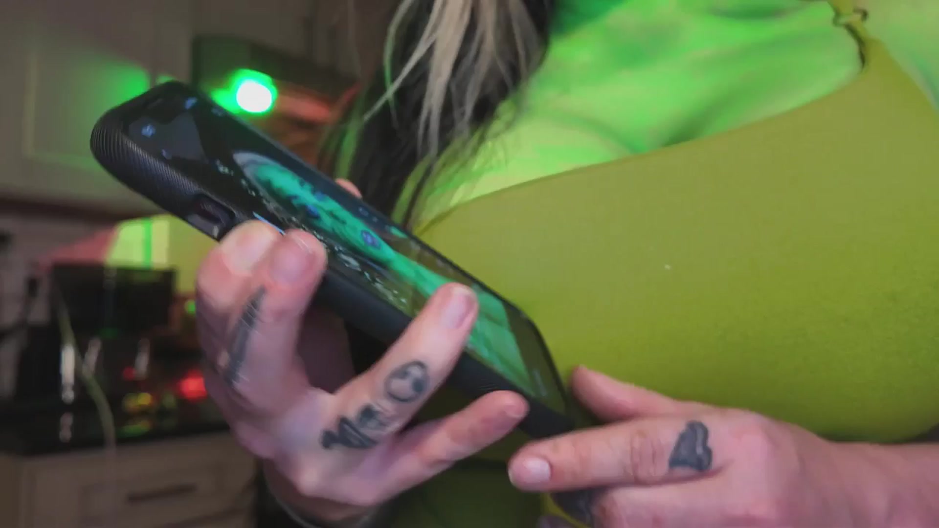 Gallery image thumbnail from Cubbixoxo's myfreecams stream on, 12/17/2025, 05:53 image 1 of 20