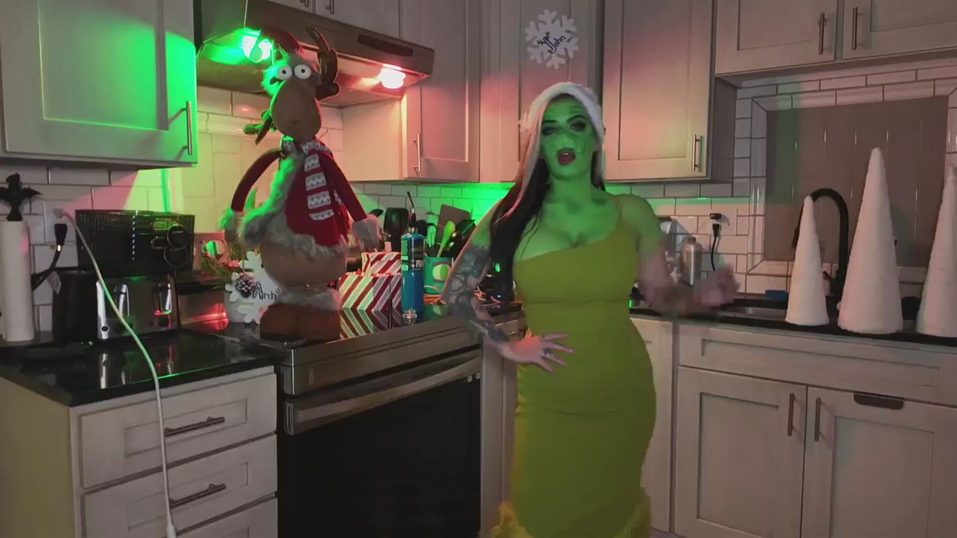 Gallery image thumbnail from Cubbixoxo's myfreecams stream on, 12/17/2025, 05:53 image 20 of 20