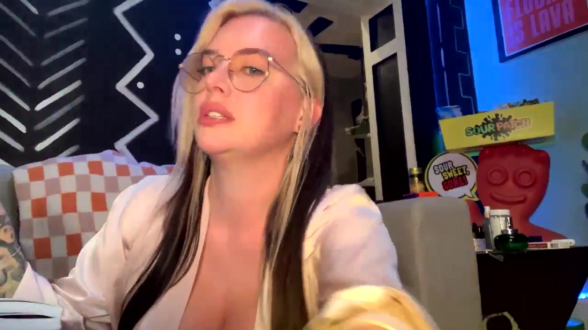 Gallery image thumbnail from Cubbixoxo's myfreecams stream on, 04/09/2026, 05:26 image 8 of 20