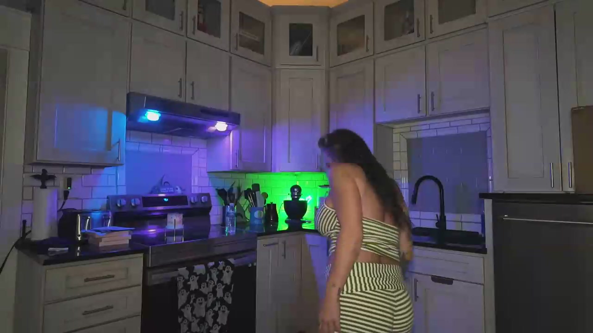 Gallery image thumbnail from Cubbixoxo's myfreecams stream on, 08/15/2026, 04:24 image 20 of 20