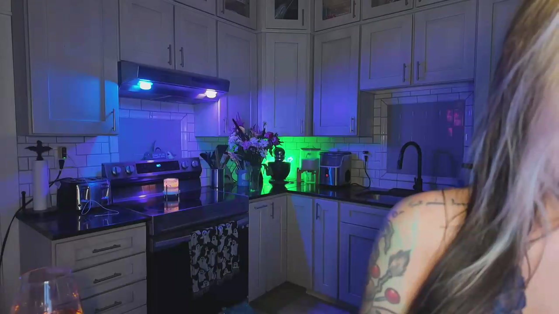 Gallery image thumbnail from Cubbixoxo's myfreecams stream on, 08/22/2026, 05:28 image 7 of 20