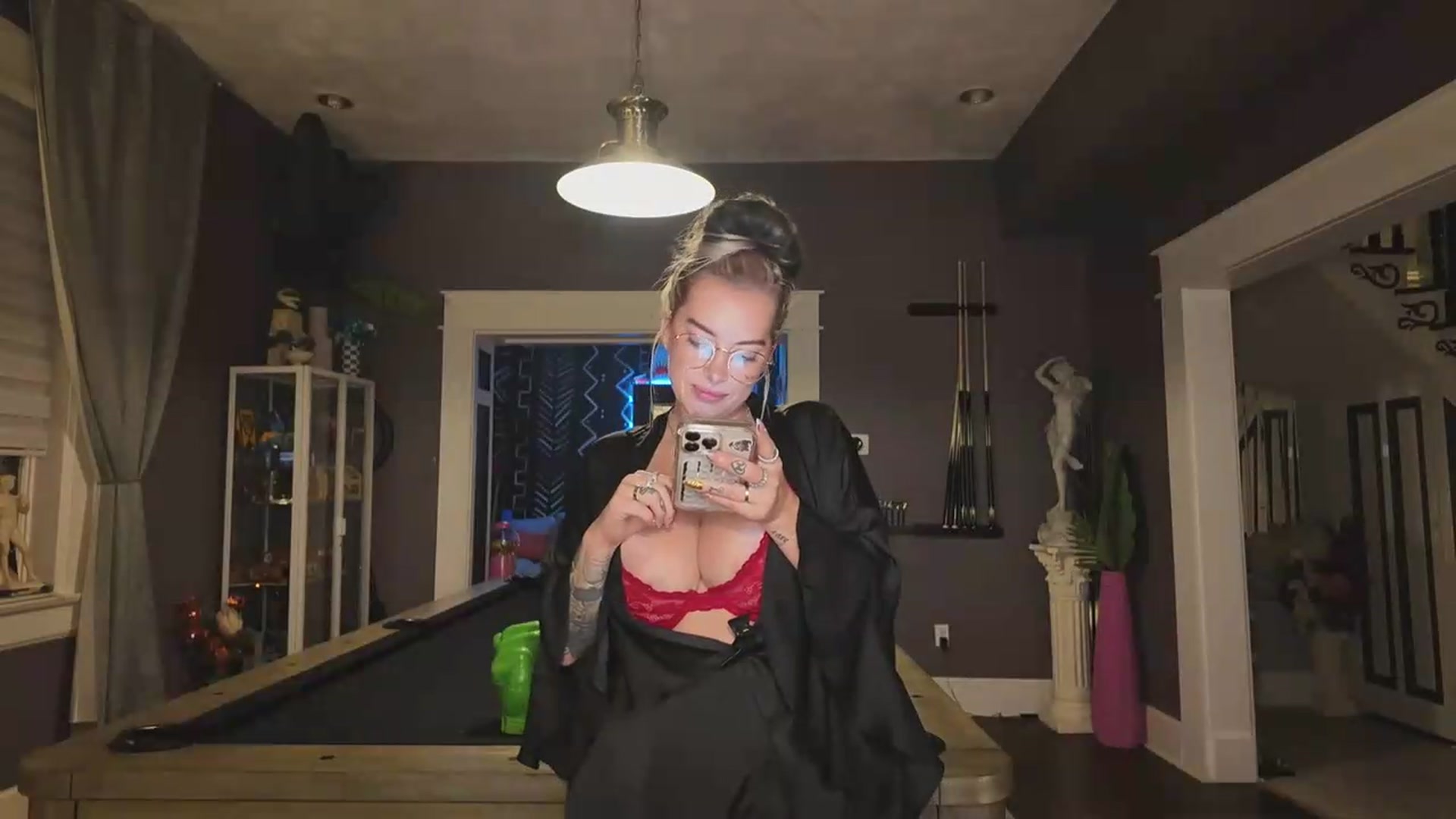 Gallery image thumbnail from Cubbixoxo's myfreecams stream on, 09/09/2026, 05:25 image 16 of 20