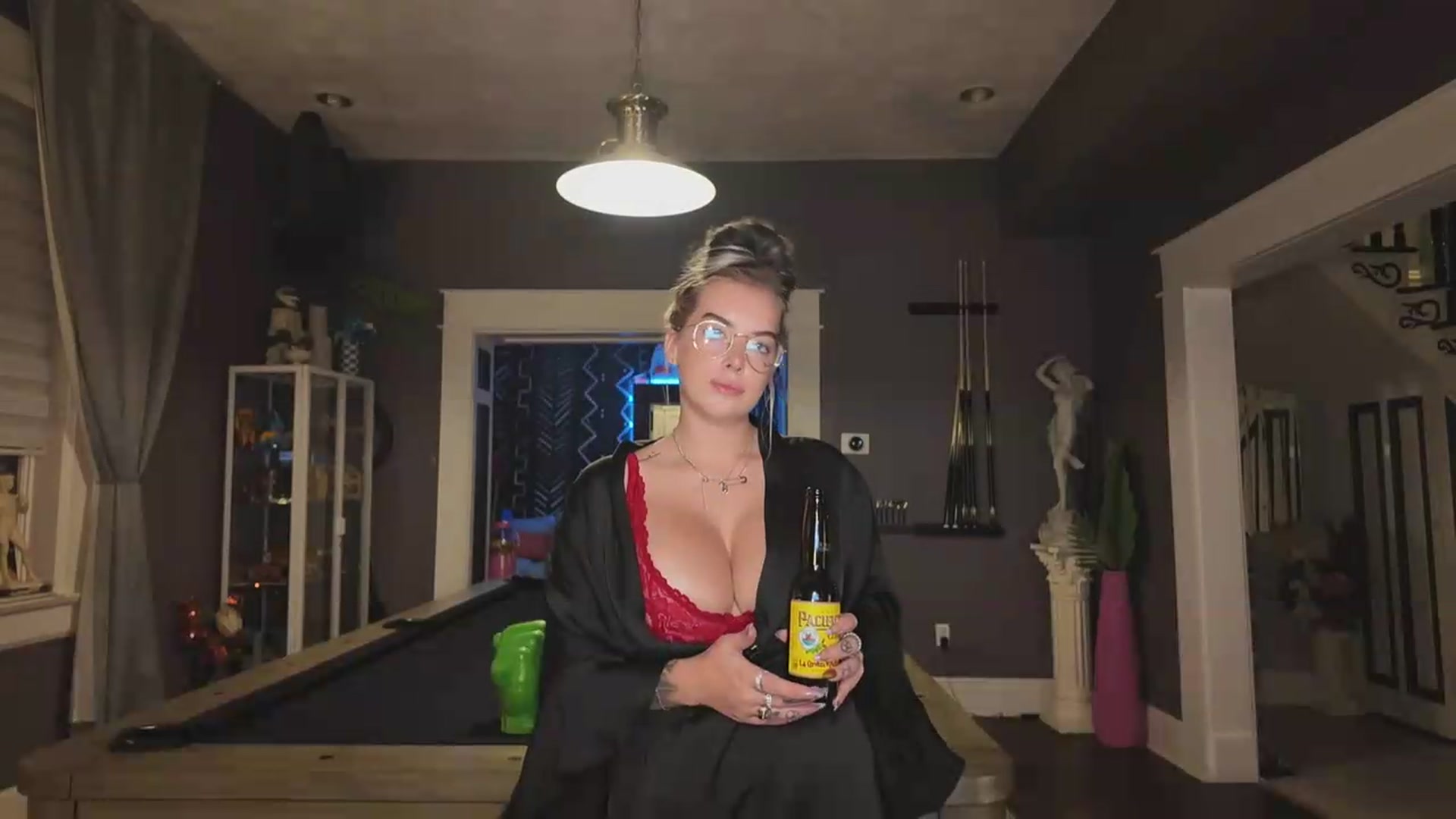 Gallery image thumbnail from Cubbixoxo's myfreecams stream on, 09/09/2026, 05:25 image 15 of 20