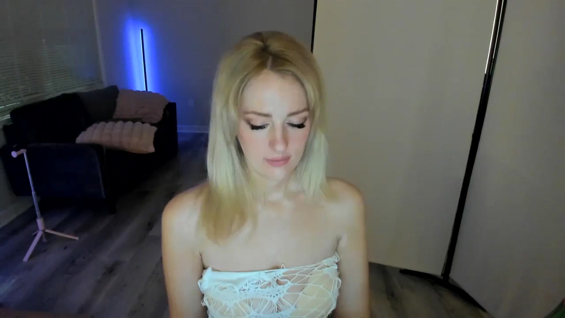 Gallery image thumbnail from CuckDomme's myfreecams stream on, 09/29/2024, 07:04 image 4 of 20