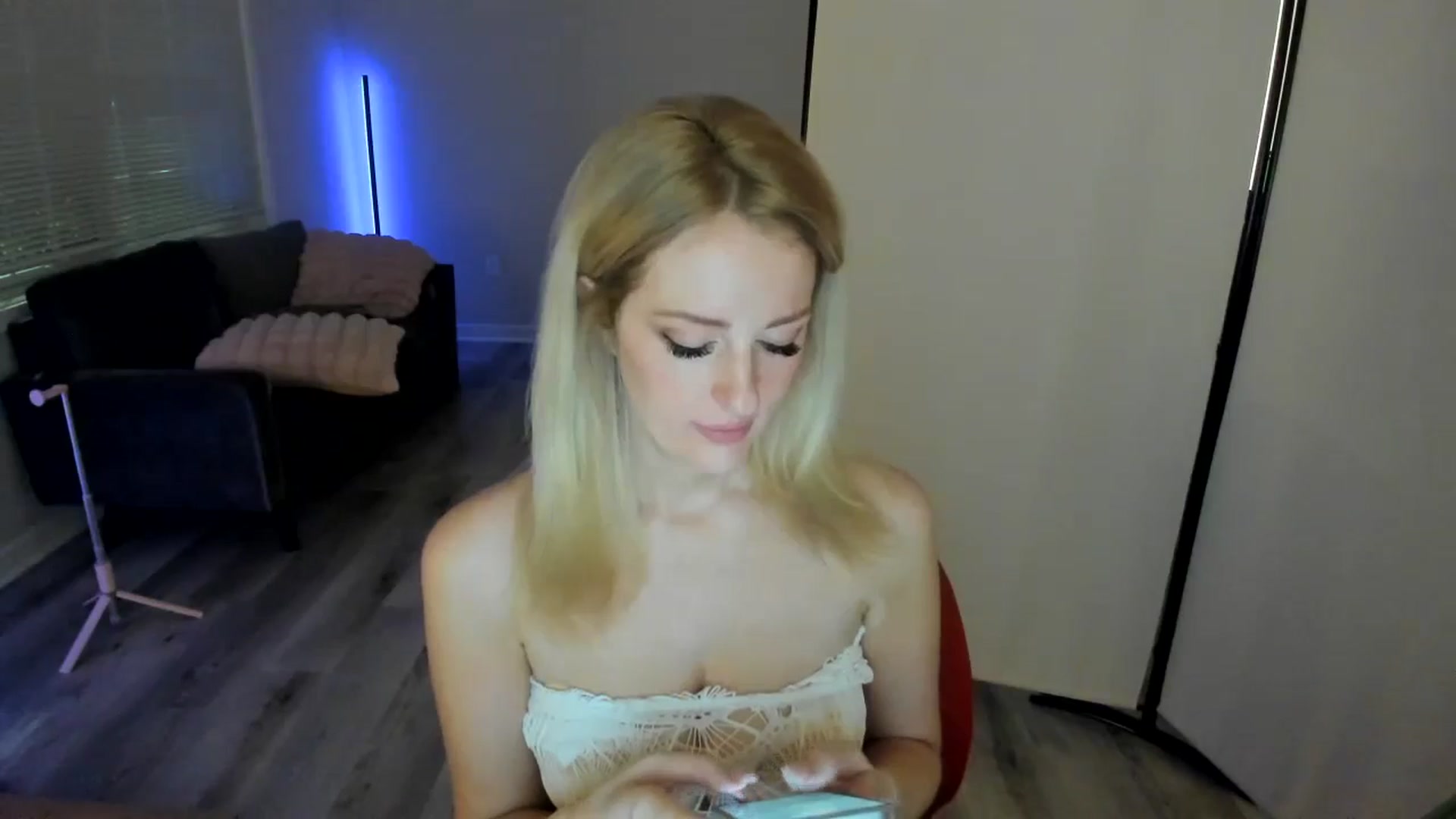 Gallery image thumbnail from CuckDomme's myfreecams stream on, 09/29/2024, 08:22 image 4 of 20