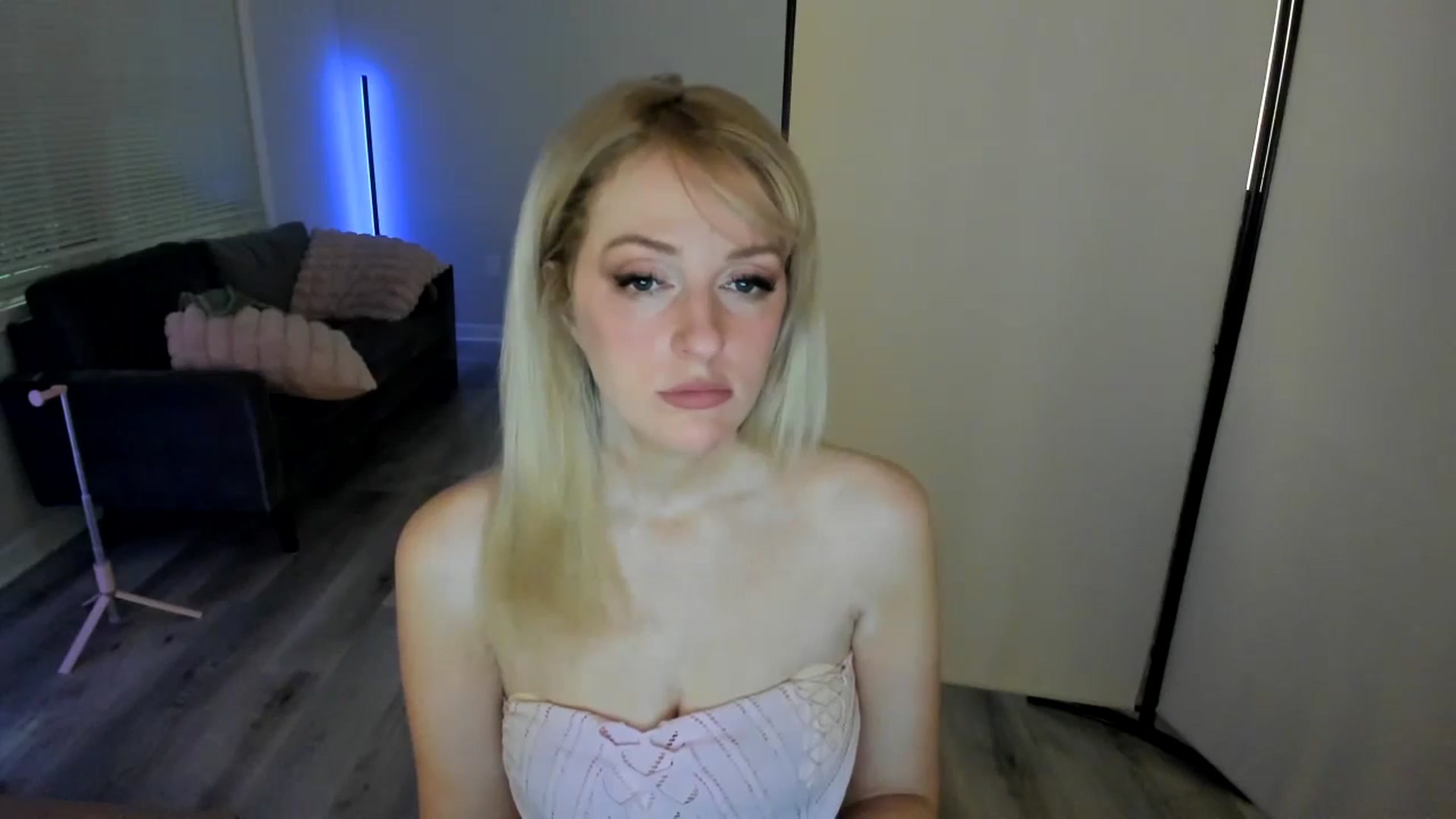 Gallery image thumbnail from CuckDomme's myfreecams stream on, 09/30/2024, 06:20 image 3 of 20