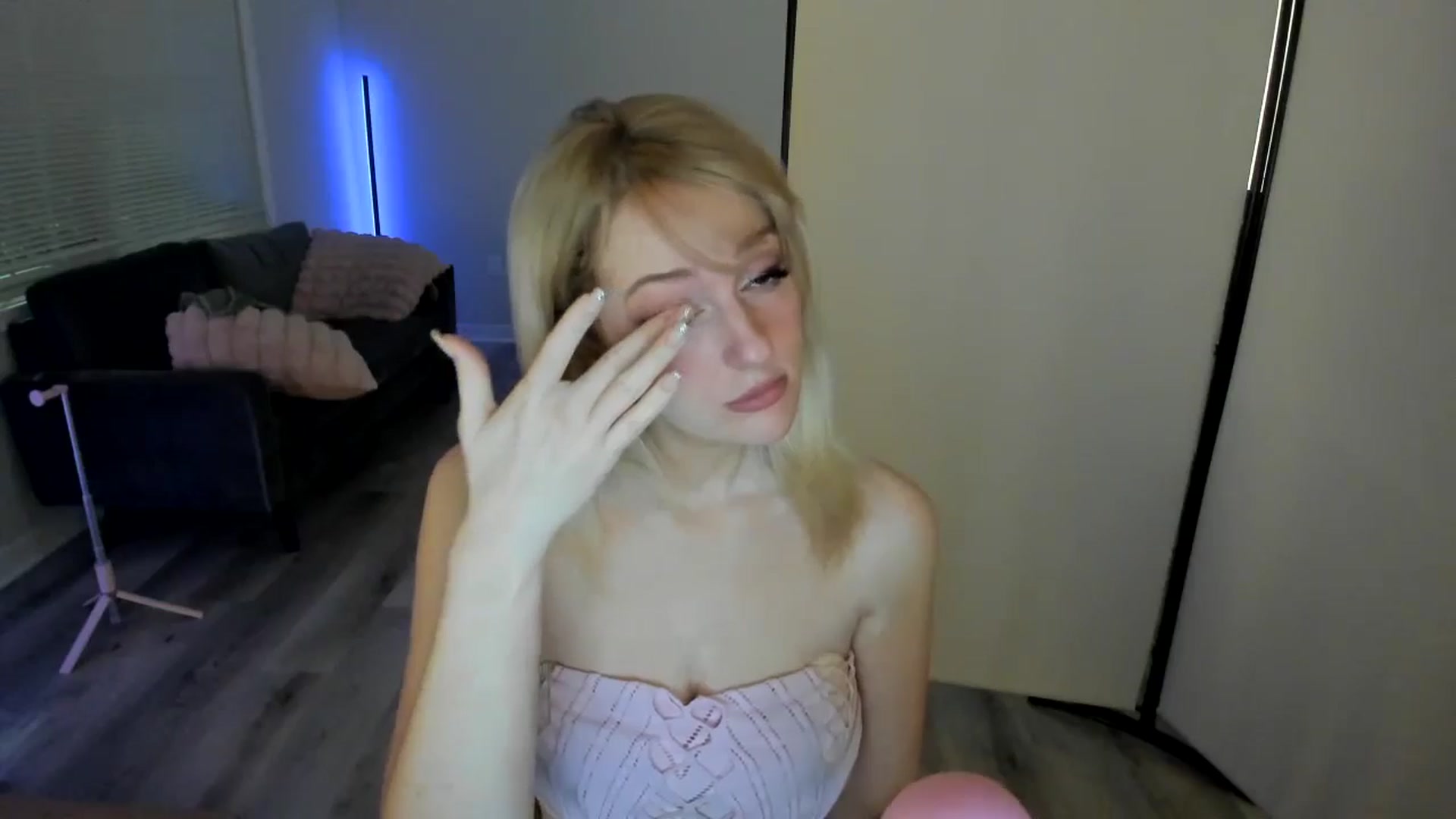 Gallery image thumbnail from CuckDomme's myfreecams stream on, 09/30/2024, 06:20 image 20 of 20