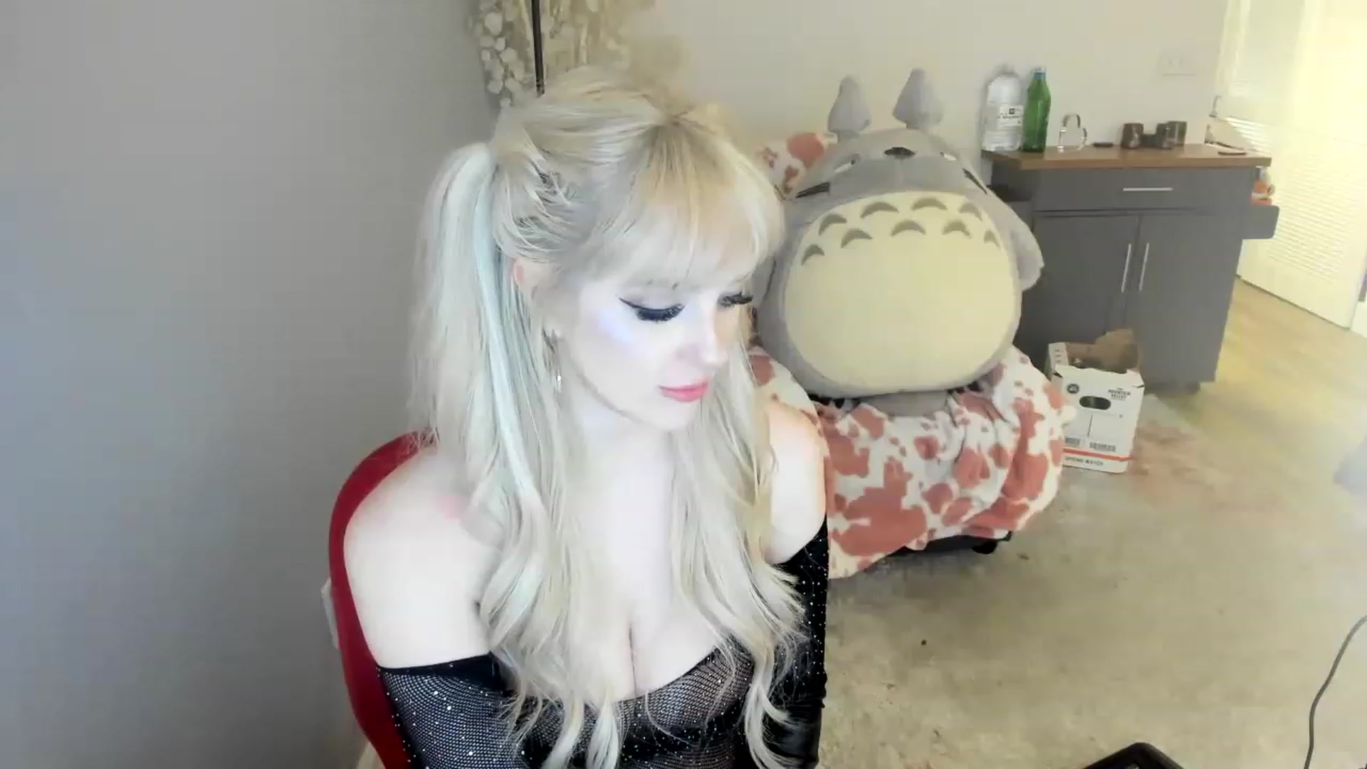 Gallery image thumbnail from Cuck_Domme's myfreecams stream on, 06/03/2023, 12:04 image 15 of 20