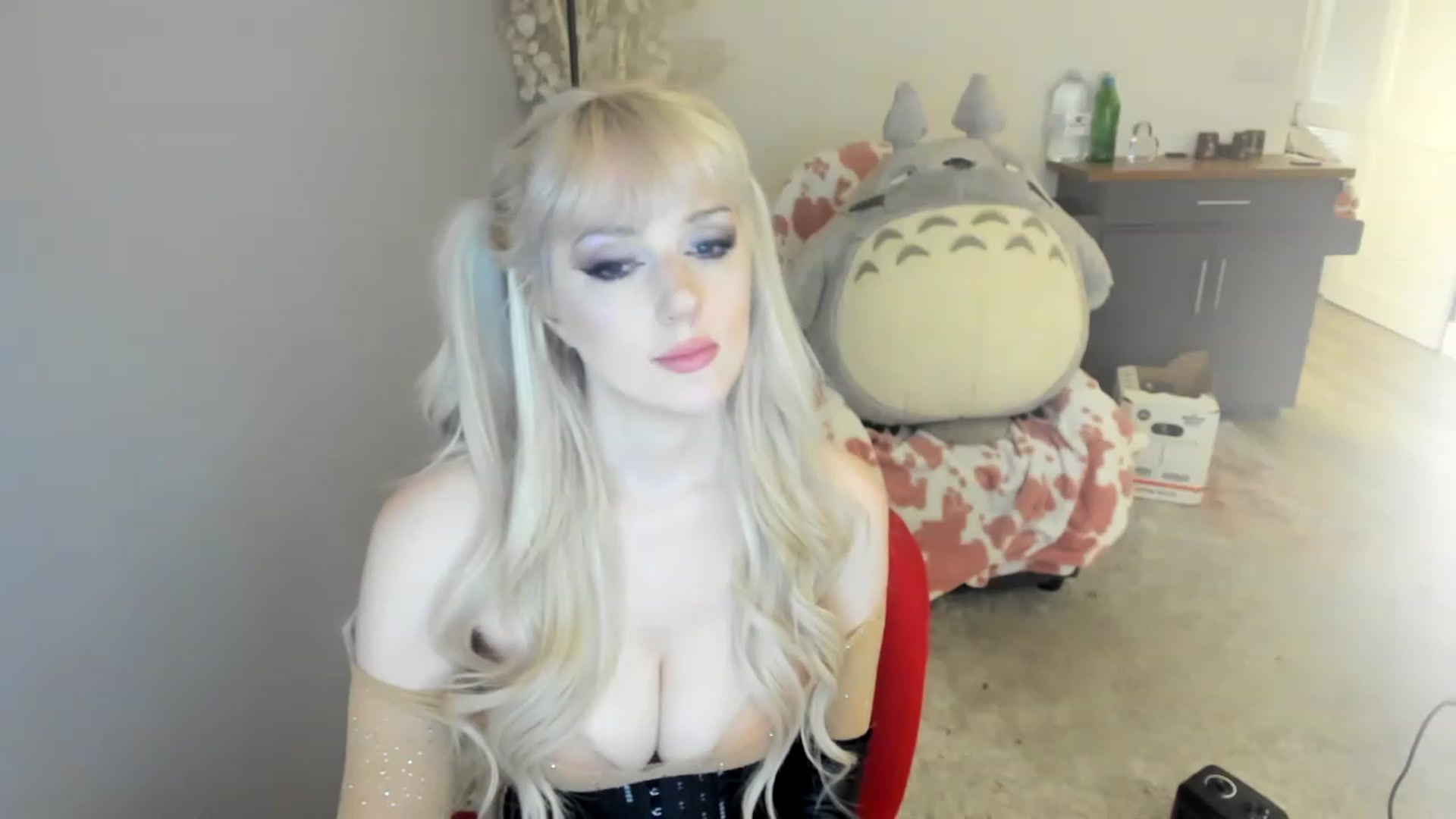 Gallery image thumbnail from Cuck_Domme's myfreecams stream on, 06/04/2023, 03:51 image 3 of 20