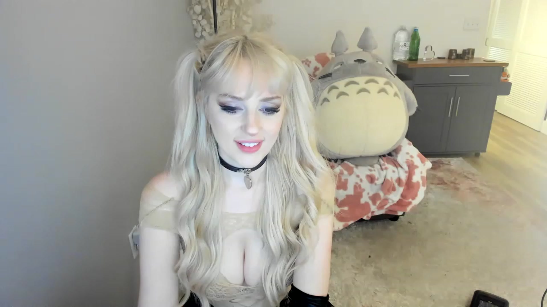 Gallery image thumbnail from Cuck_Domme's myfreecams stream on, 06/05/2023, 13:09 image 11 of 20