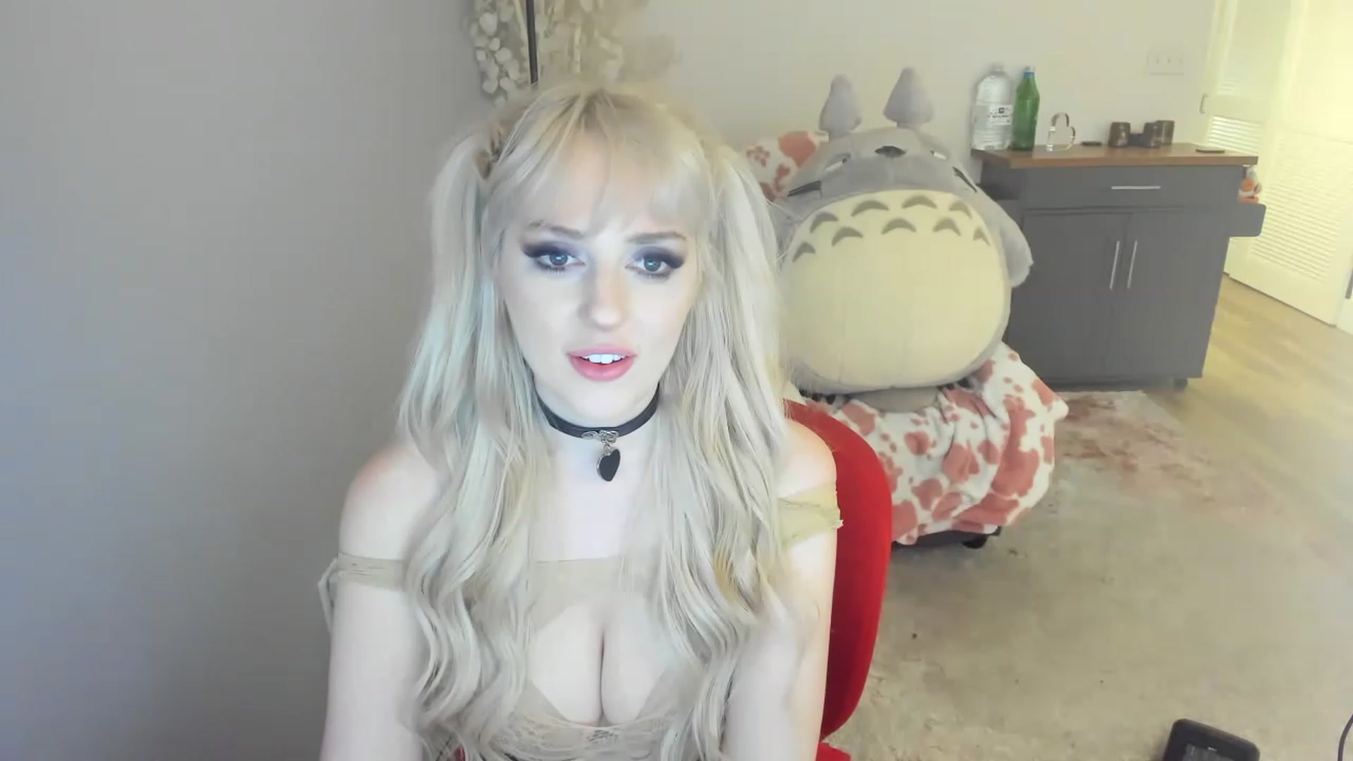Gallery image thumbnail from Cuck_Domme's myfreecams stream on, 06/05/2023, 13:09 image 3 of 20