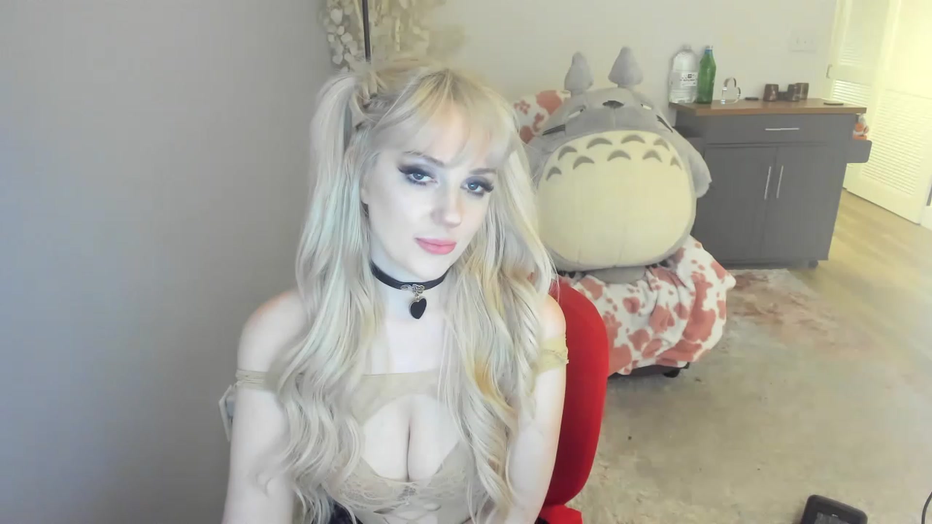 Gallery image thumbnail from Cuck_Domme's myfreecams stream on, 06/05/2023, 13:09 image 2 of 20