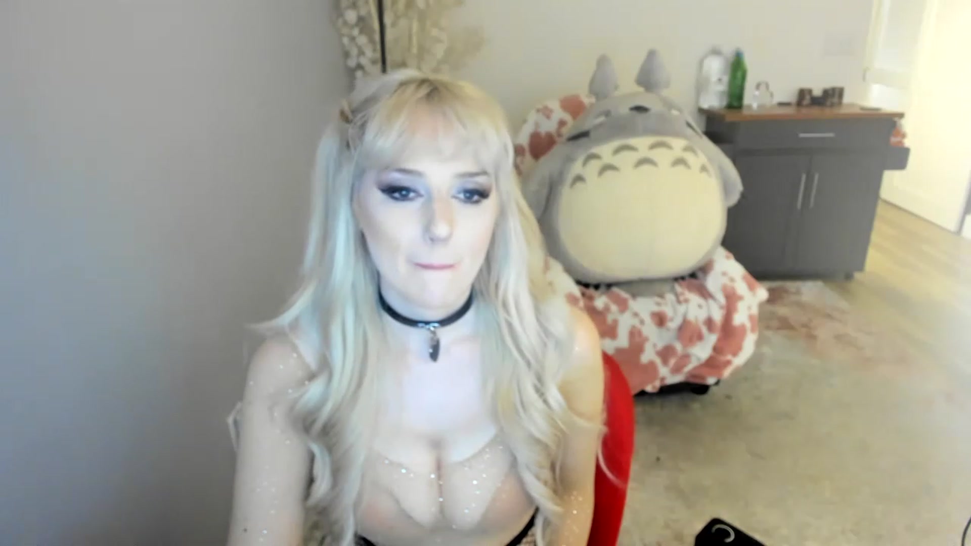 Gallery image thumbnail from Cuck_Domme's myfreecams stream on, 06/06/2023, 07:37 image 16 of 20