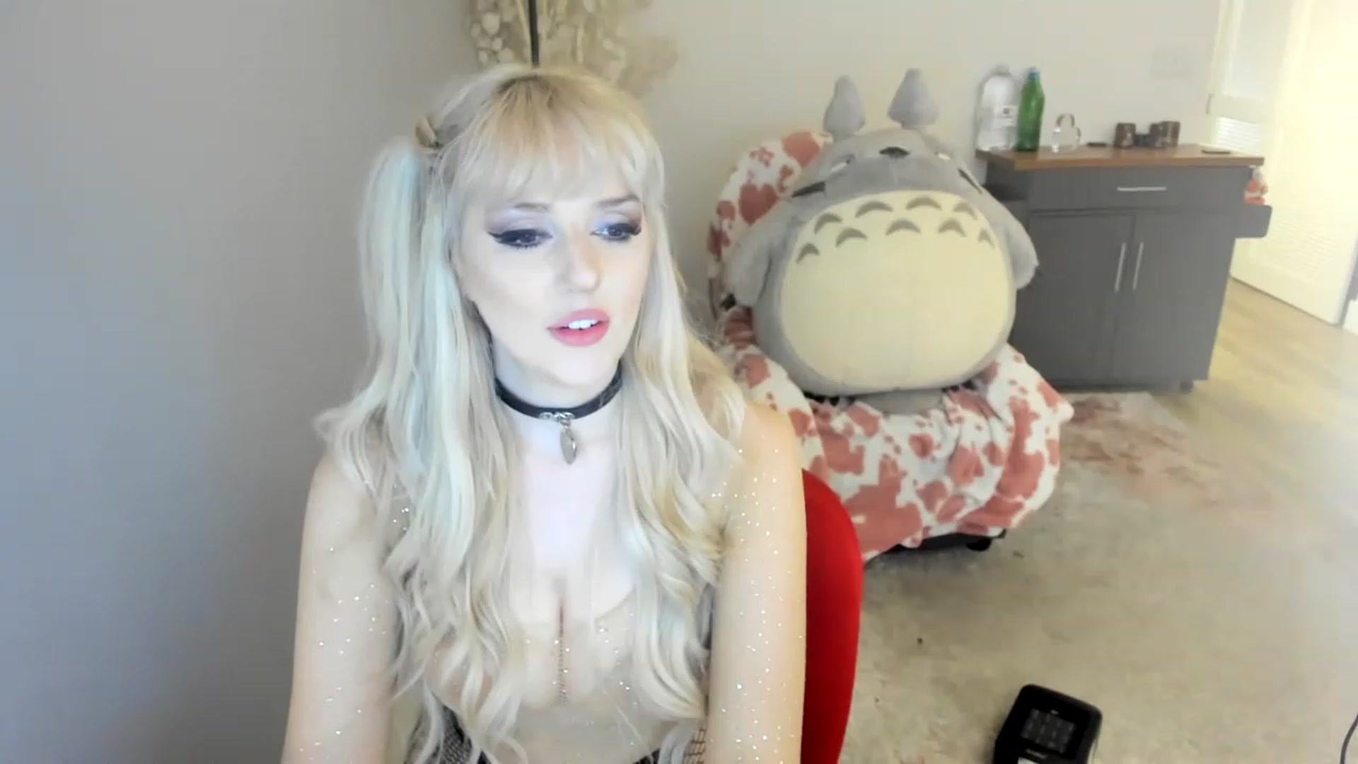 Gallery image thumbnail from Cuck_Domme's myfreecams stream on, 06/06/2023, 09:18 image 9 of 20