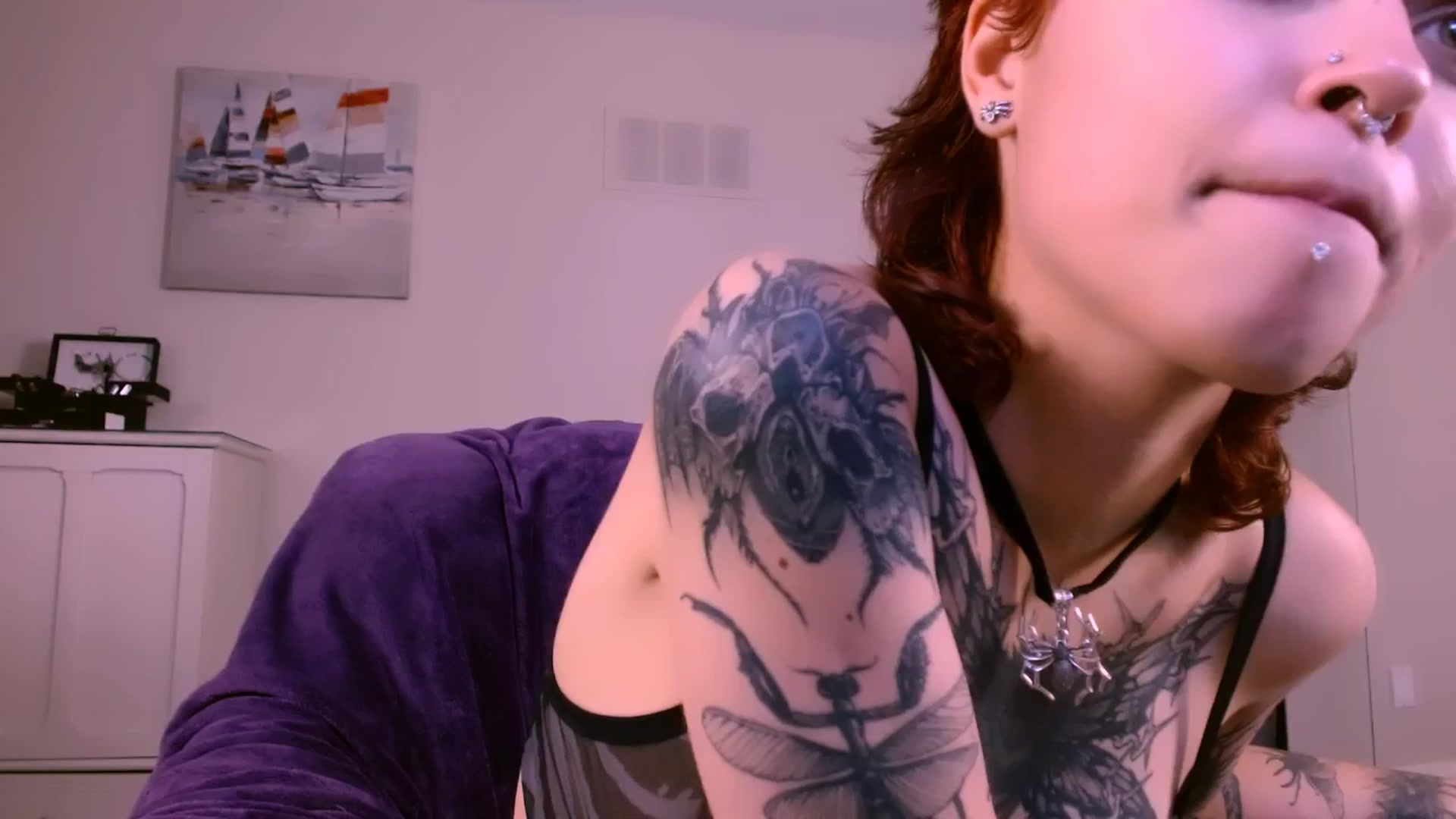Gallery image thumbnail from CuddleFoxy's myfreecams stream on, 10/16/2024, 07:45 image 10 of 20