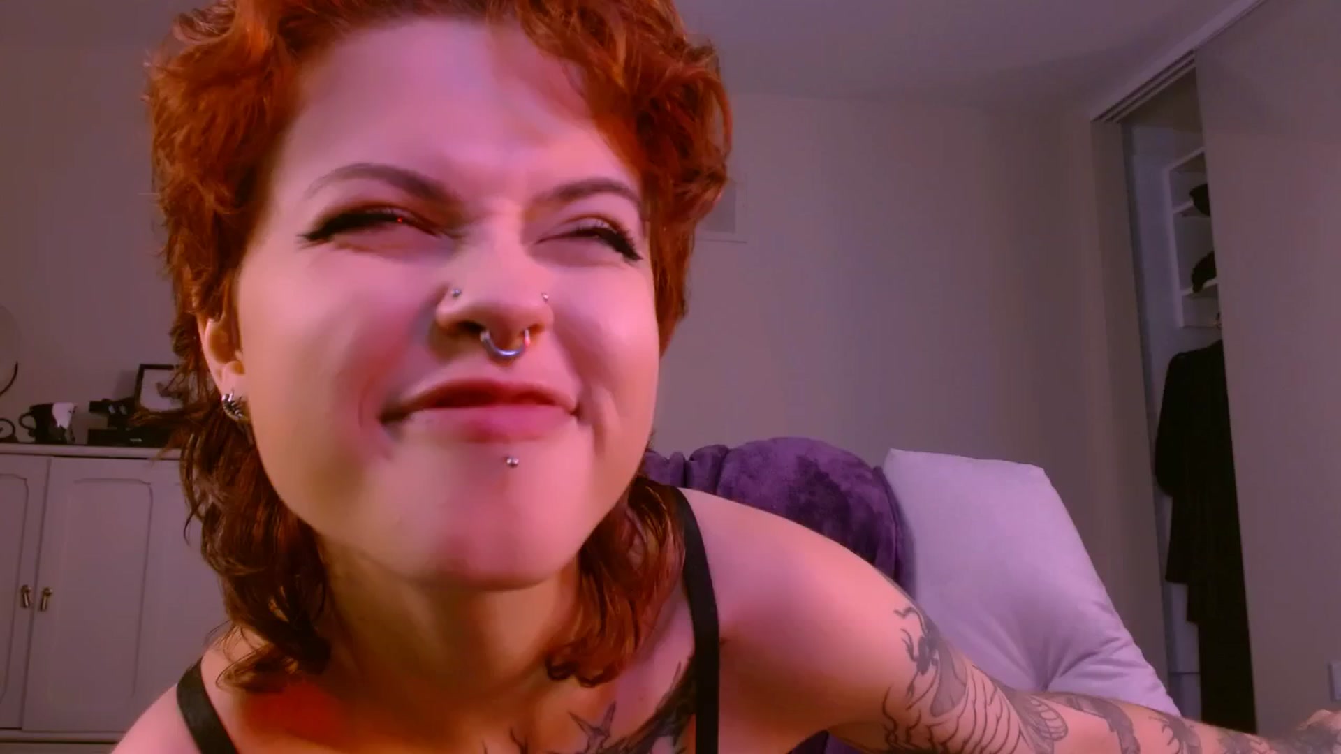 Gallery image thumbnail from CuddleFoxy's myfreecams stream on, 10/25/2024, 14:20 image 10 of 20