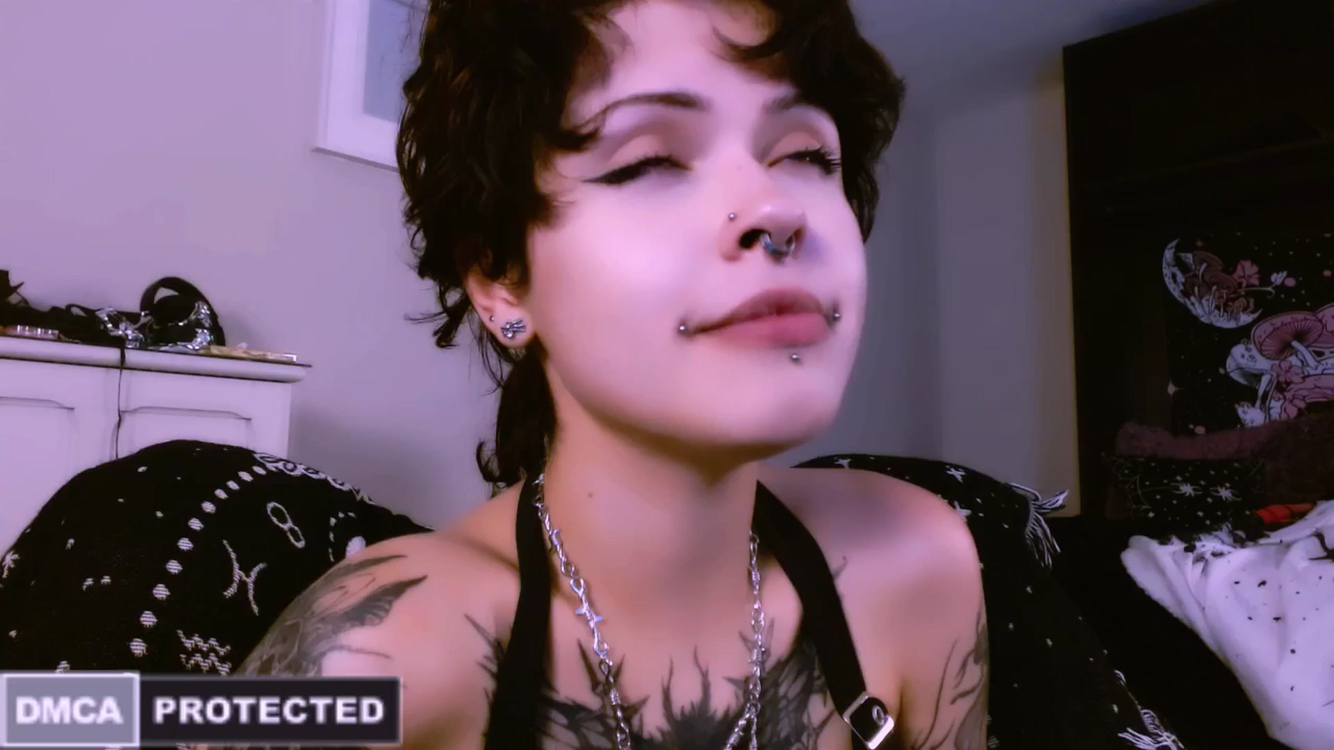Gallery image thumbnail from CuddleFoxy's myfreecams stream on, 06/25/2025, 06:15 image 1 of 20